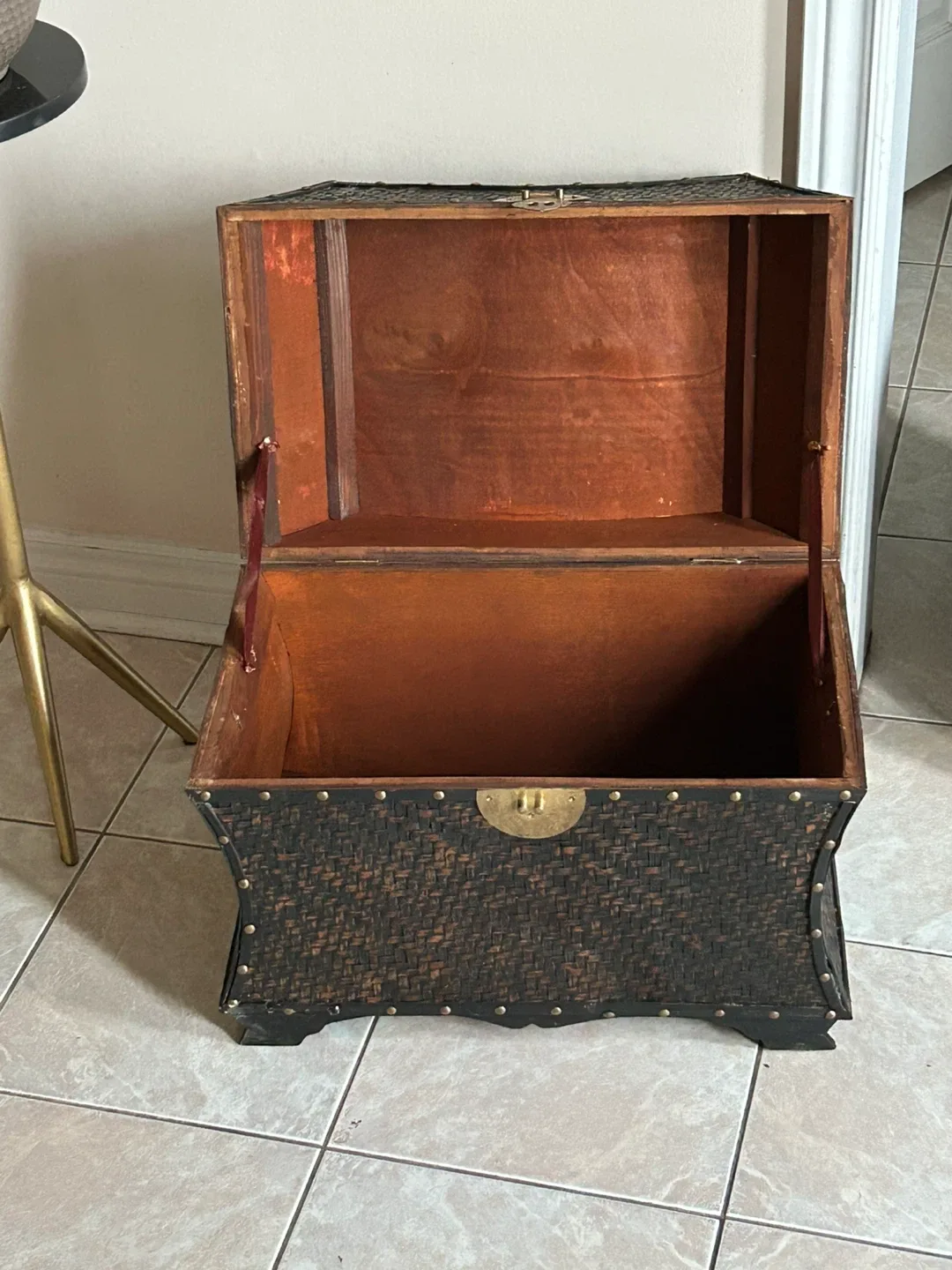 Wicker Storage Trunk image indicator(3)