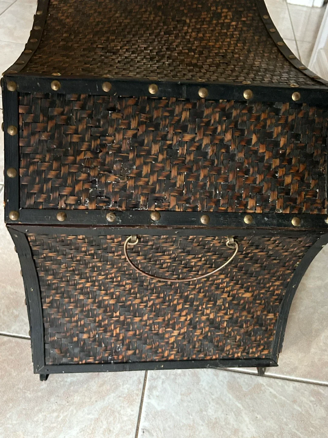 Wicker Storage Trunk image indicator(6)