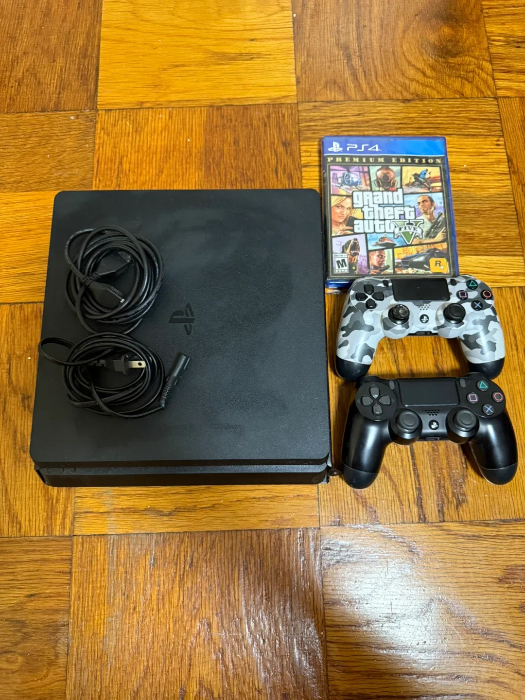 PlayStation 4 (PS4) with 2 Controllers & GTA V image indicator(2)