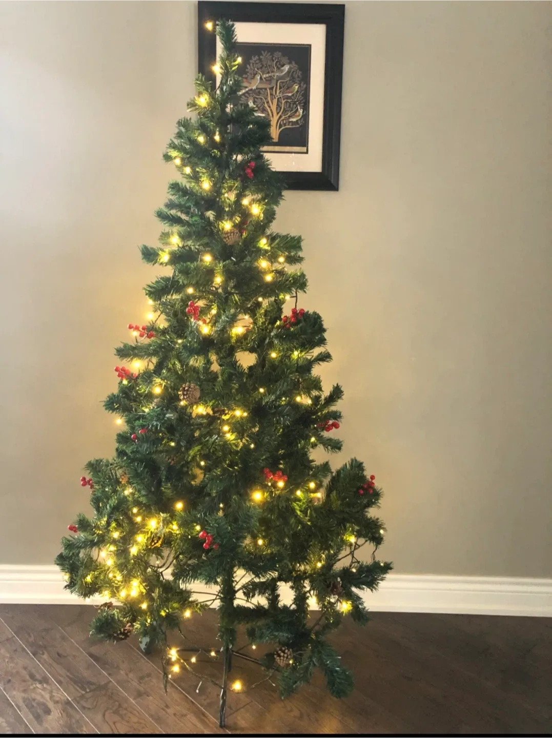Pre-lit Artificial Christmas Tree