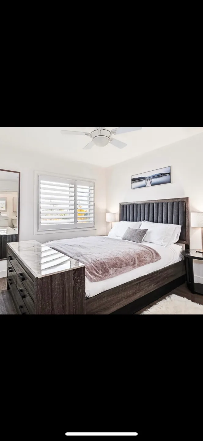 Queen Size Bed Frame image indicator(2)