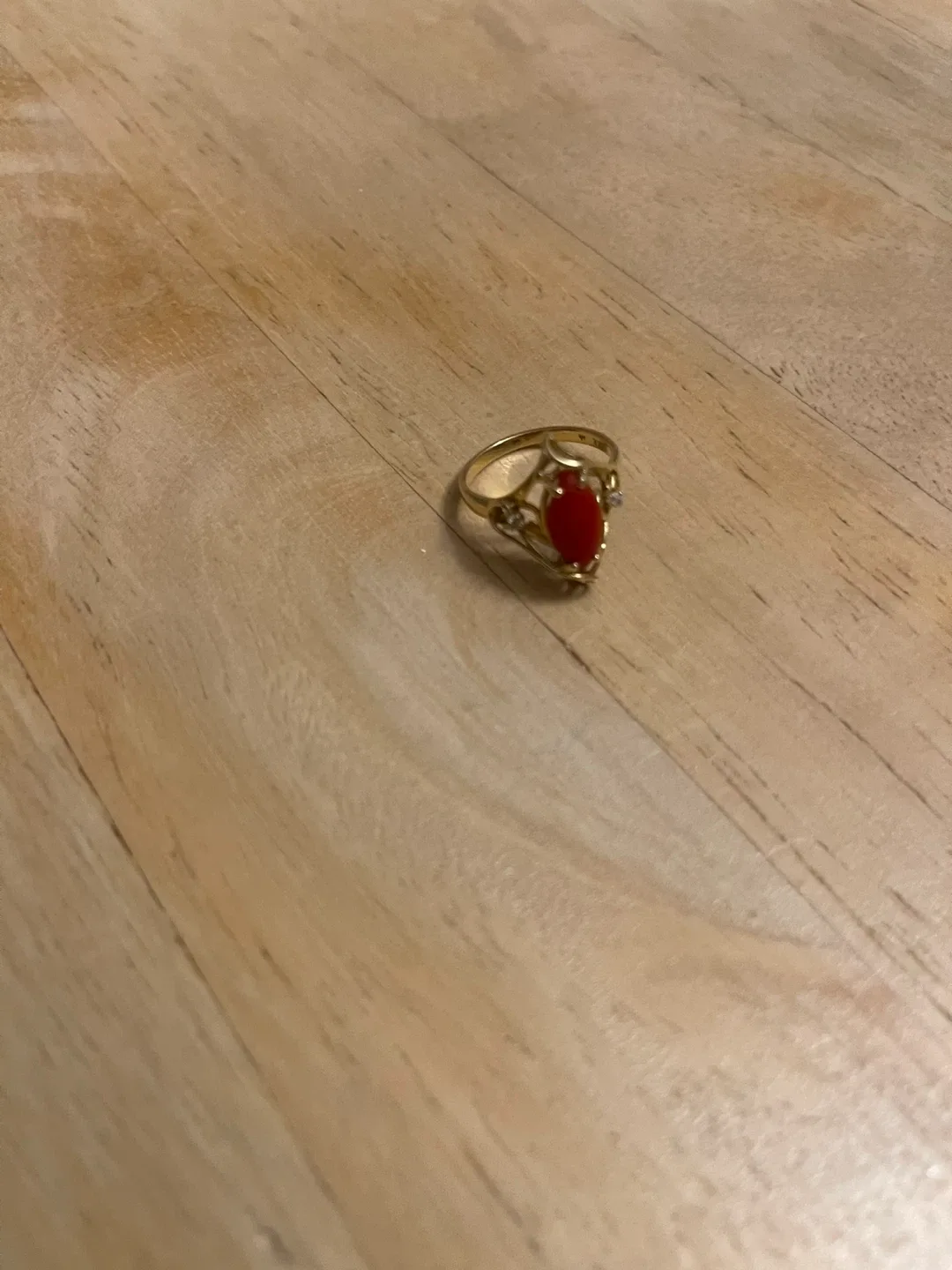 CORAL STONE  14 K  Gold Ring image indicator(2)