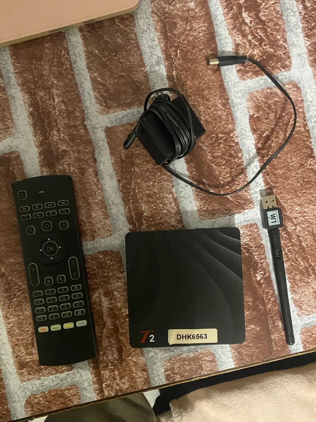 T2 DHK6563 Media Box with Accessories