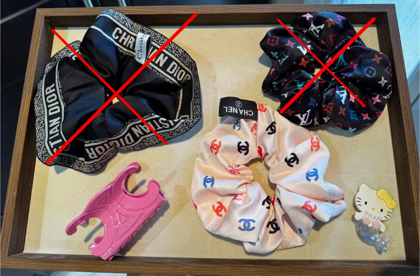 Designer hair accessories image indicator(2)