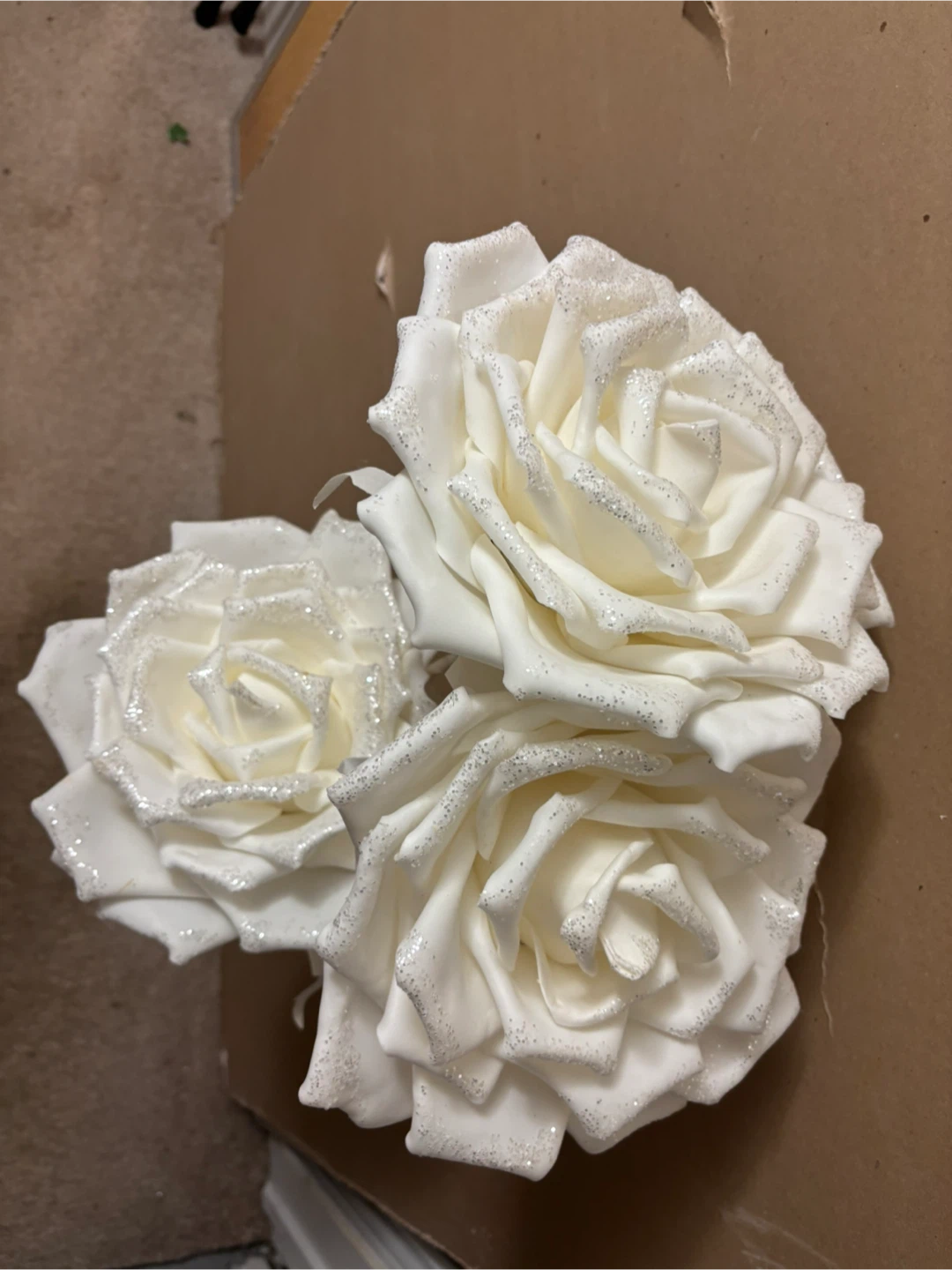 3 White foam Roses with Glitter - photo 4