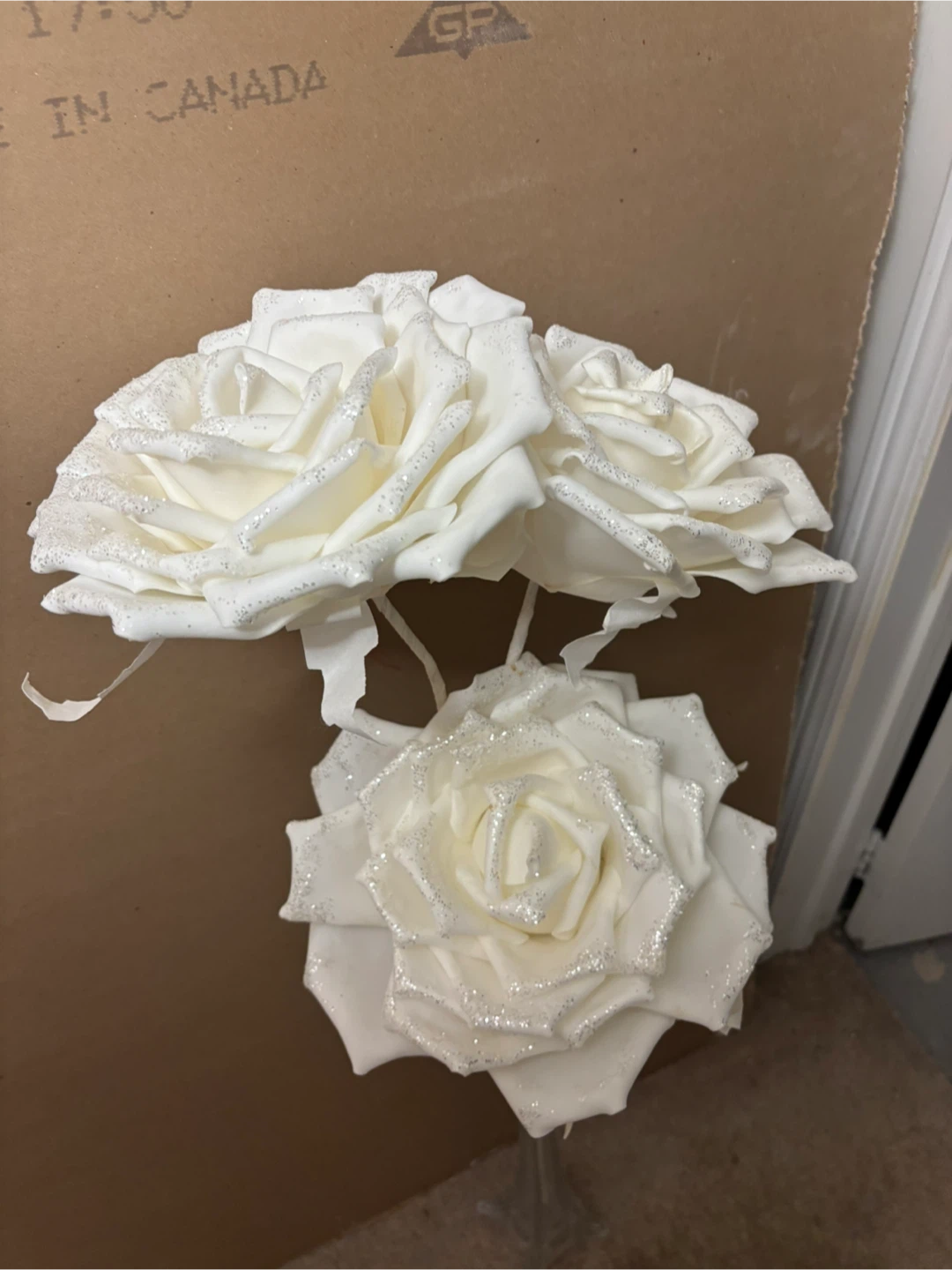 3 White foam Roses with Glitter - photo 5