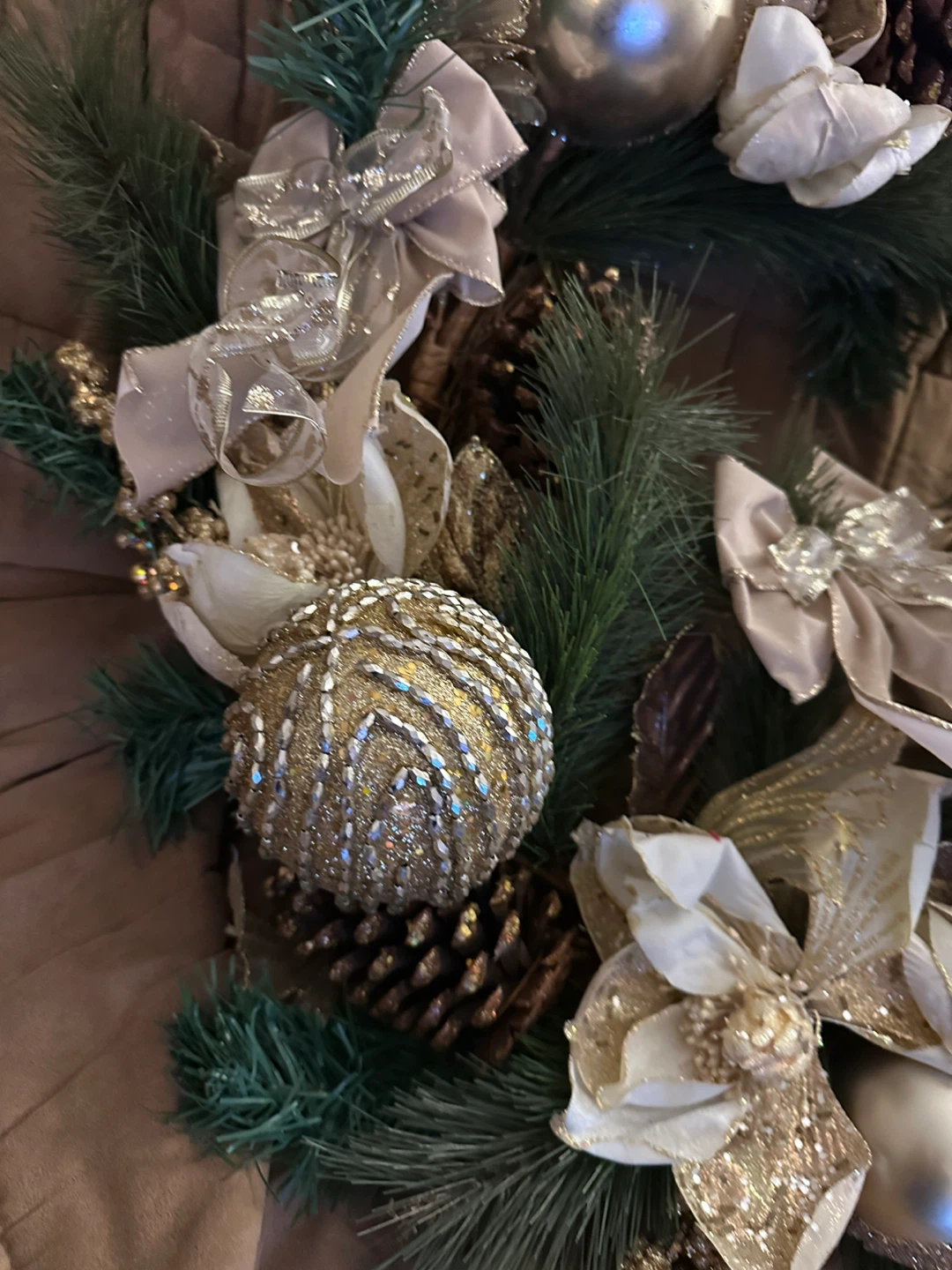 Christmas Wreath with Pine Cones & Ornaments - photo 2