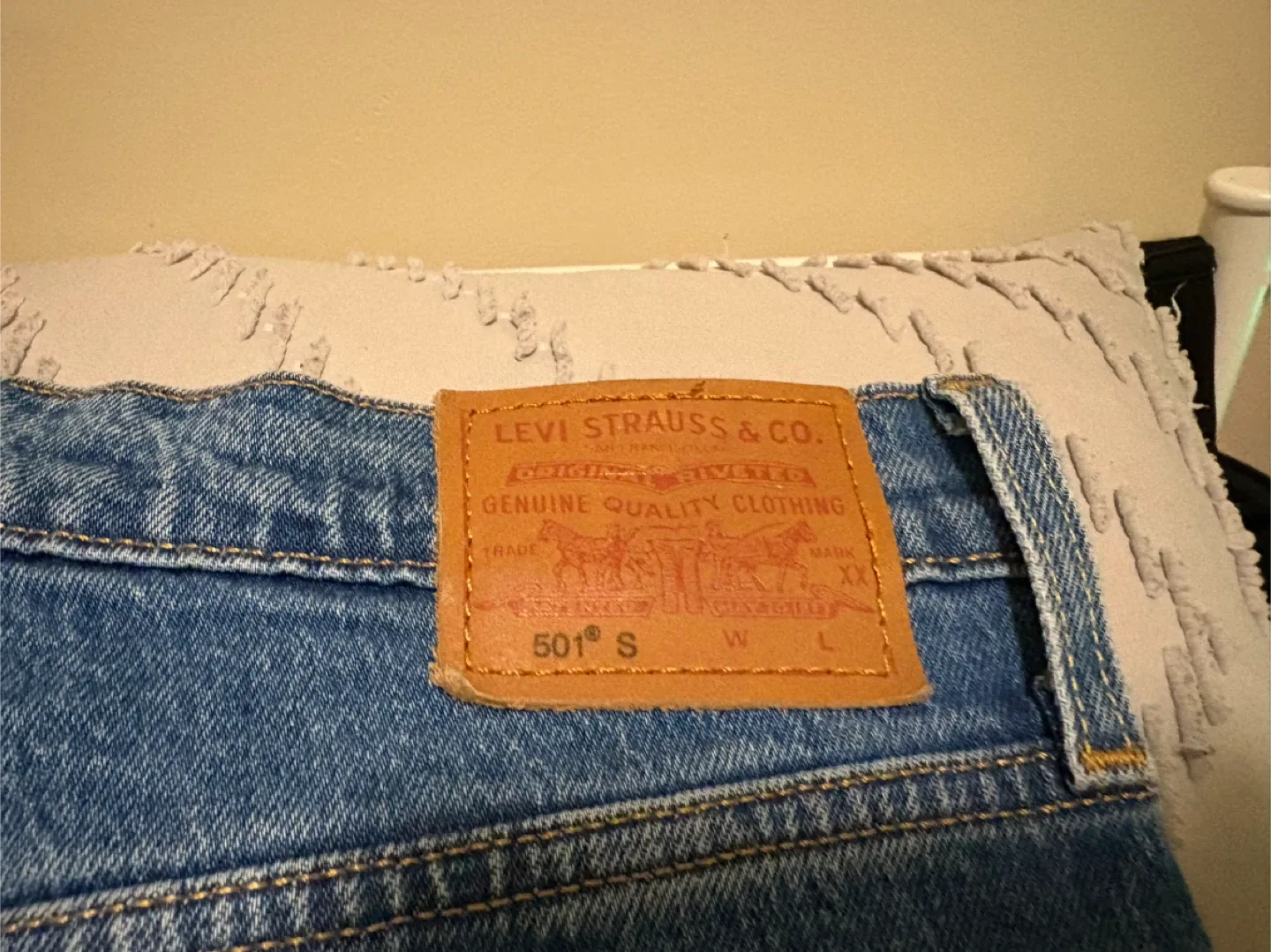 Levi's 501 Jeans - Size W26/L28 image indicator(3)
