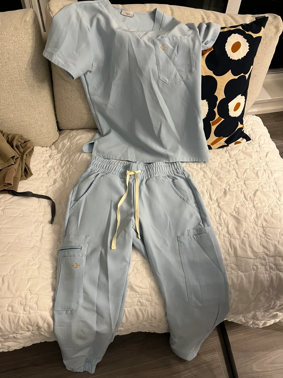 Figs and Luuna Scrub Sets! - photo 4