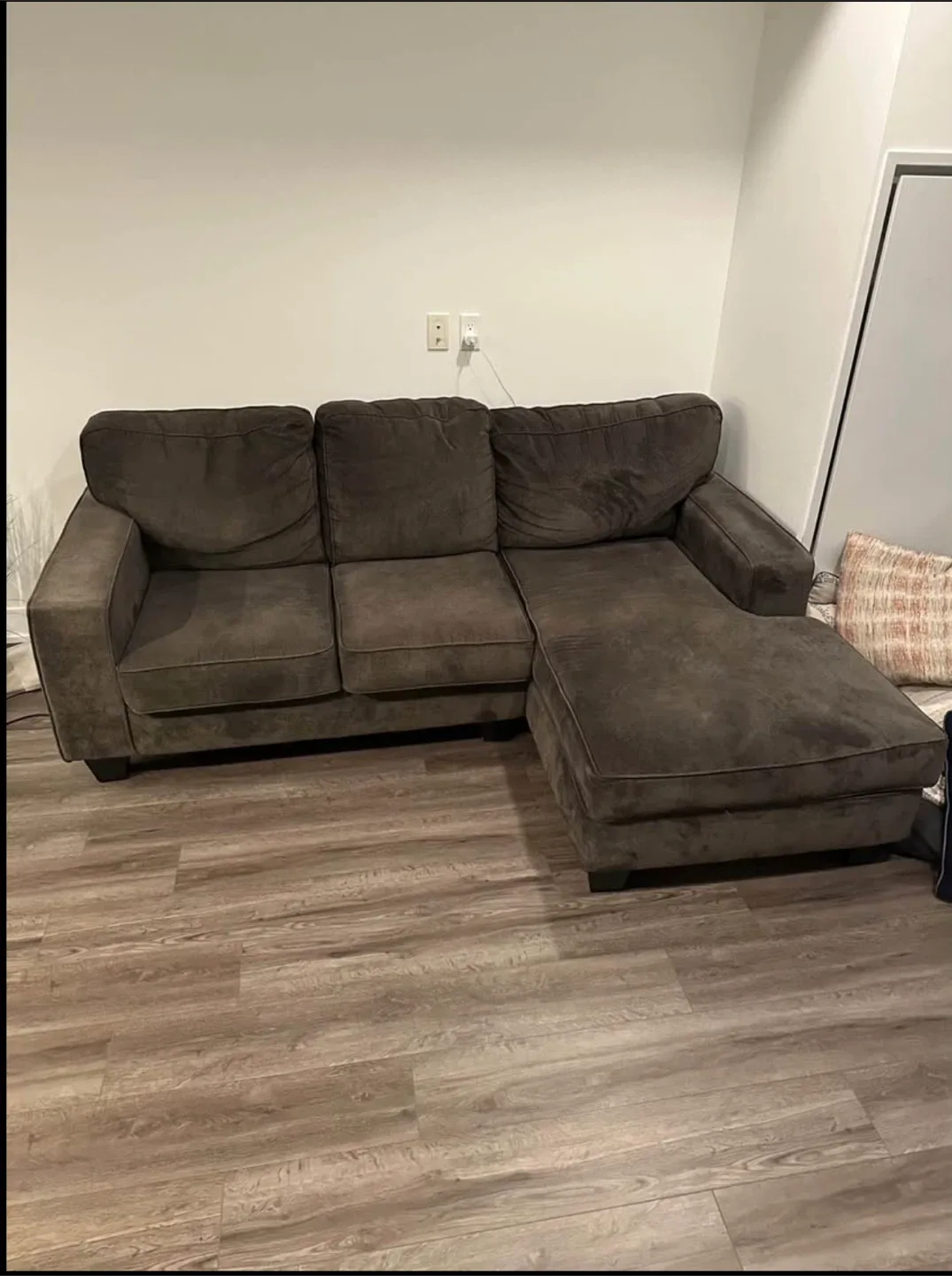 L SHAPED SOFA FOR SALE (PICK UP ONLY)