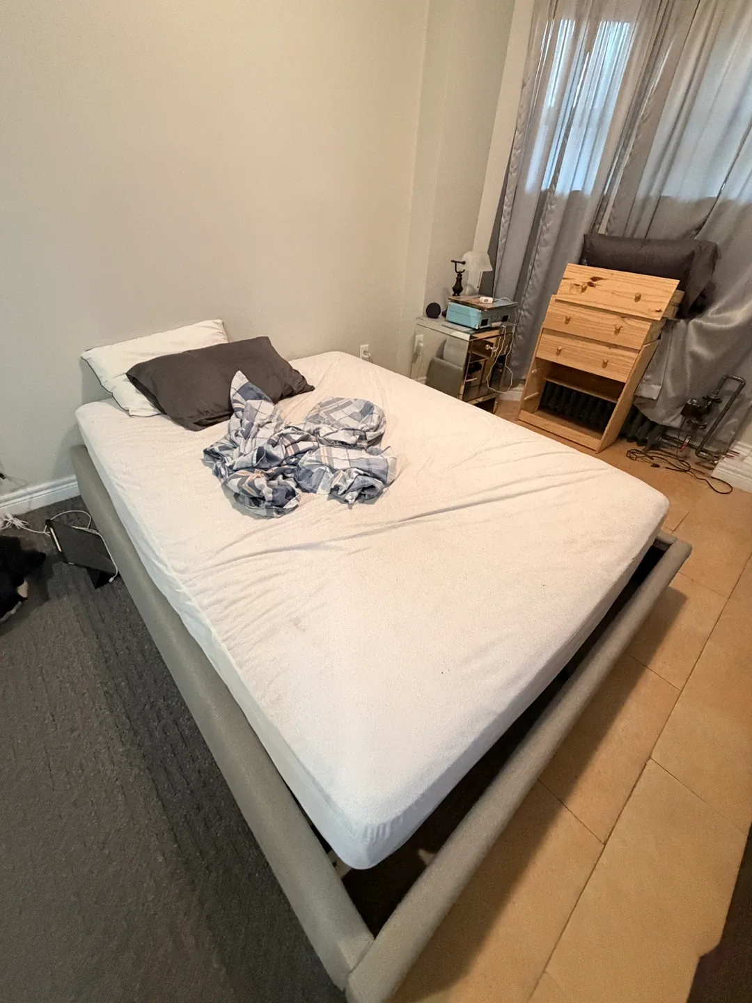 Various Furniture Items (moving out sale) image indicator(9)