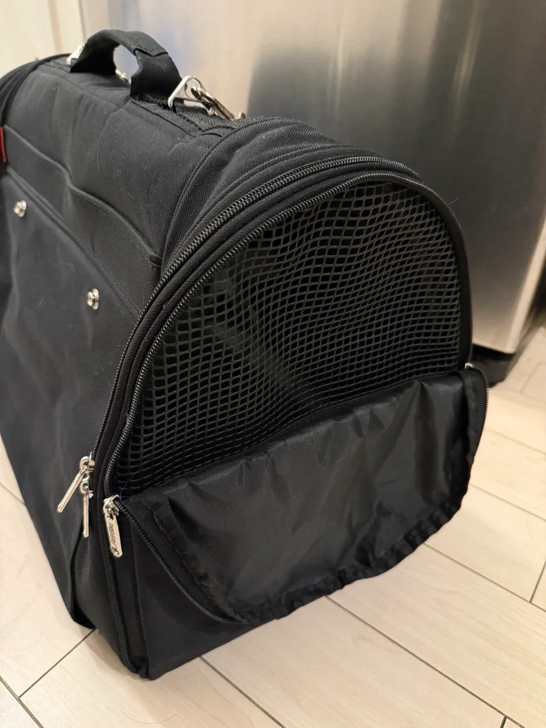 Black Pet Carrier image indicator(5)