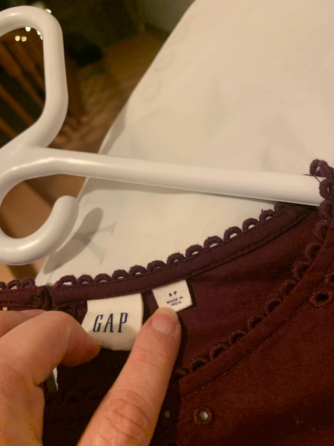 GAP Burgundy Eyelet Blouse - Size SP - photo 3