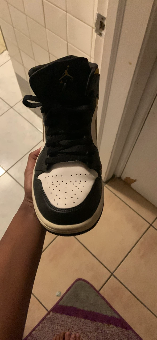 Air Jordan 1 Mid Black/Gold - photo 3