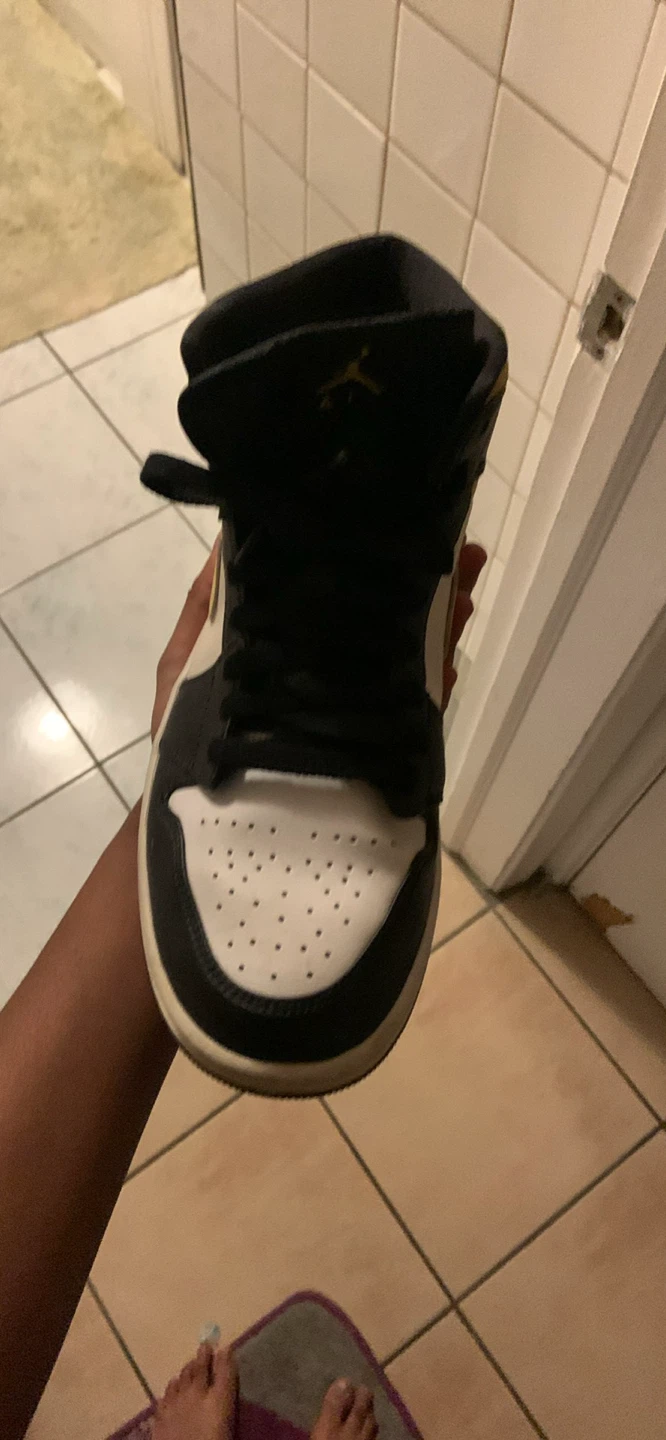 Air Jordan 1 Mid Black/Gold - photo 2