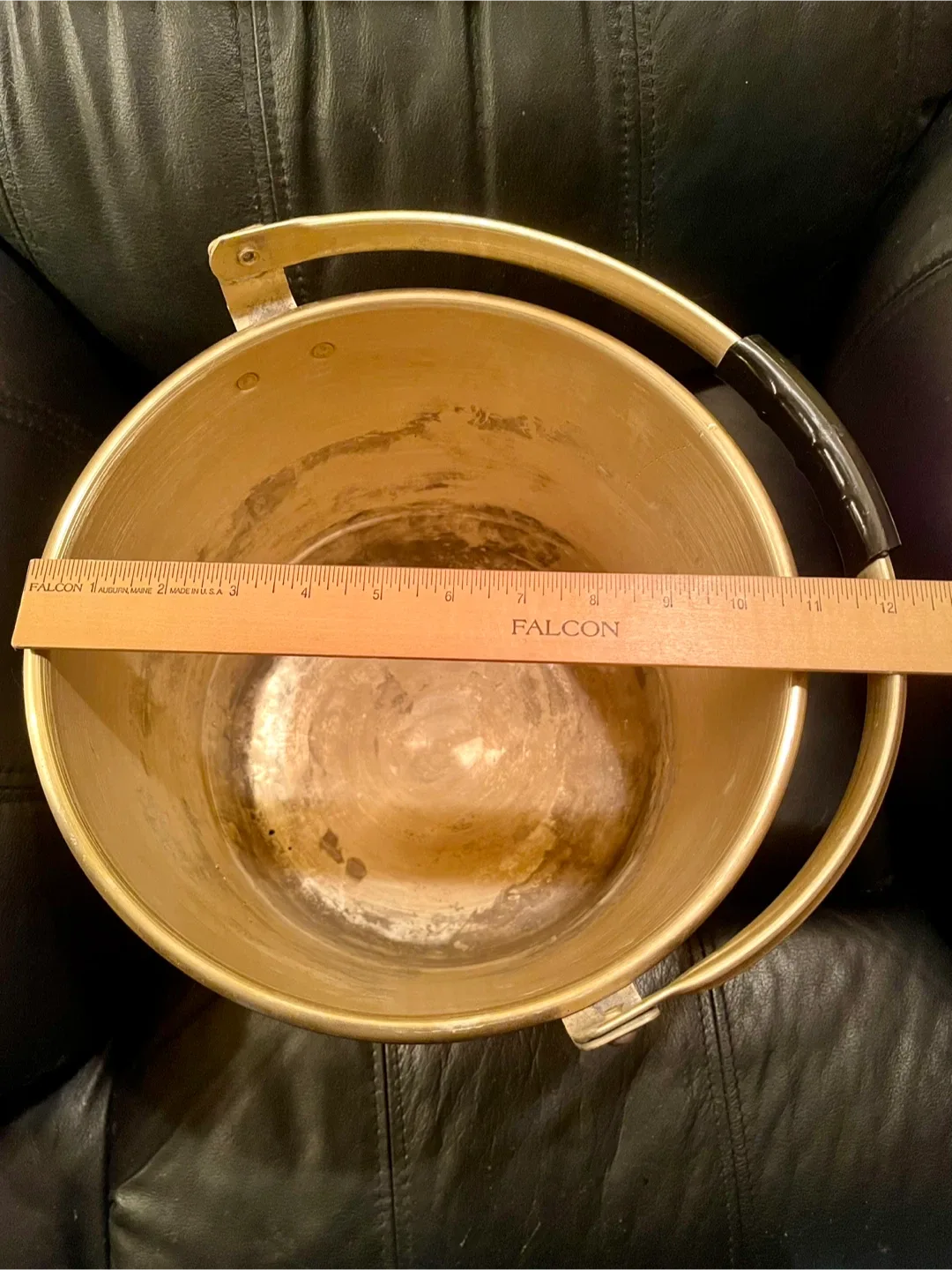 Vintage oversized aluminum stock pot with lid image indicator(5)