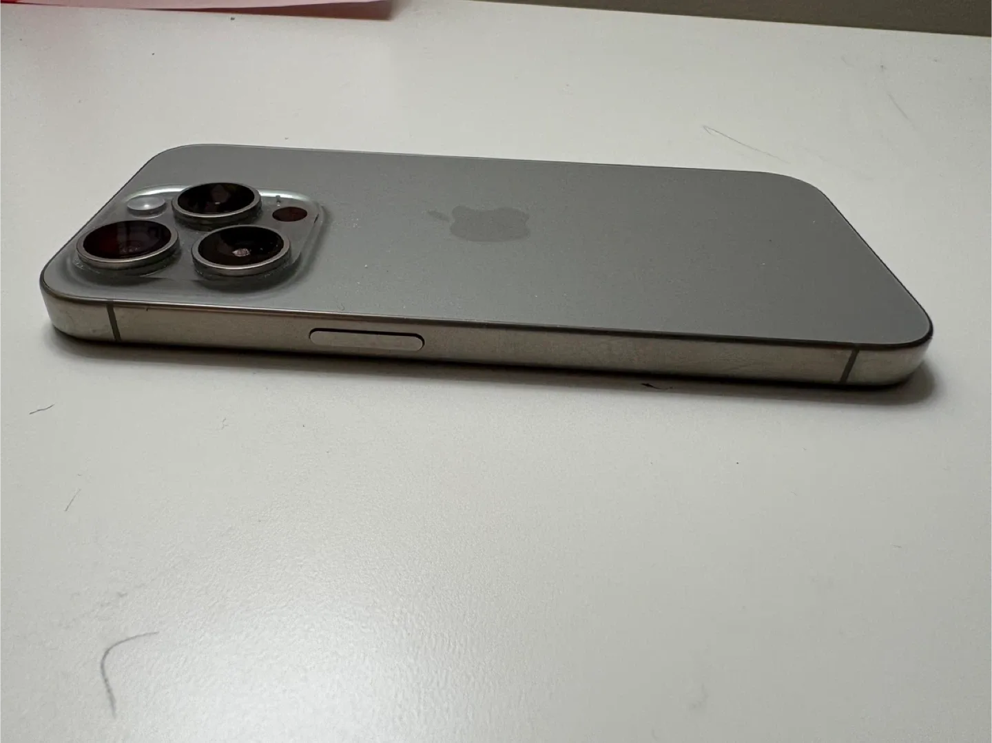 iPhone 15 Pro Natural Titanium image indicator(5)