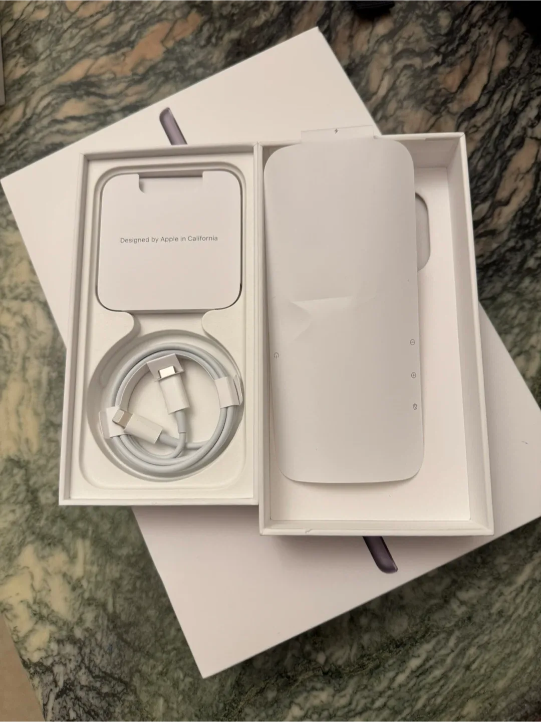 iPhone 15 Pro Natural Titanium image indicator(9)