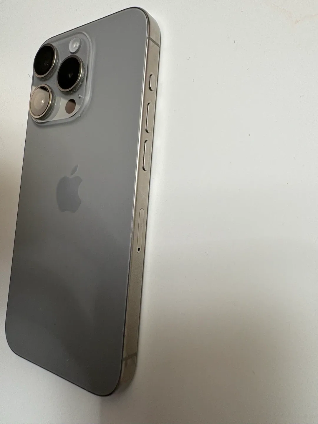 iPhone 15 Pro Natural Titanium image indicator(6)