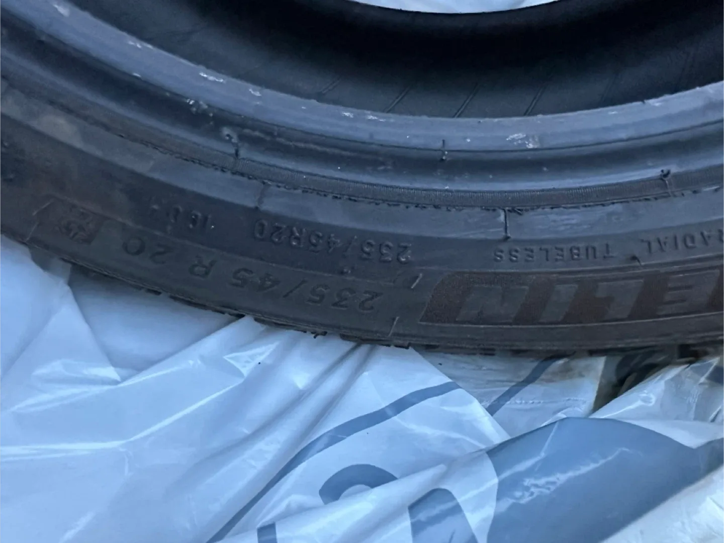 Michelin X-Ice Snow SUV Tires 235/45R20 image indicator(3)