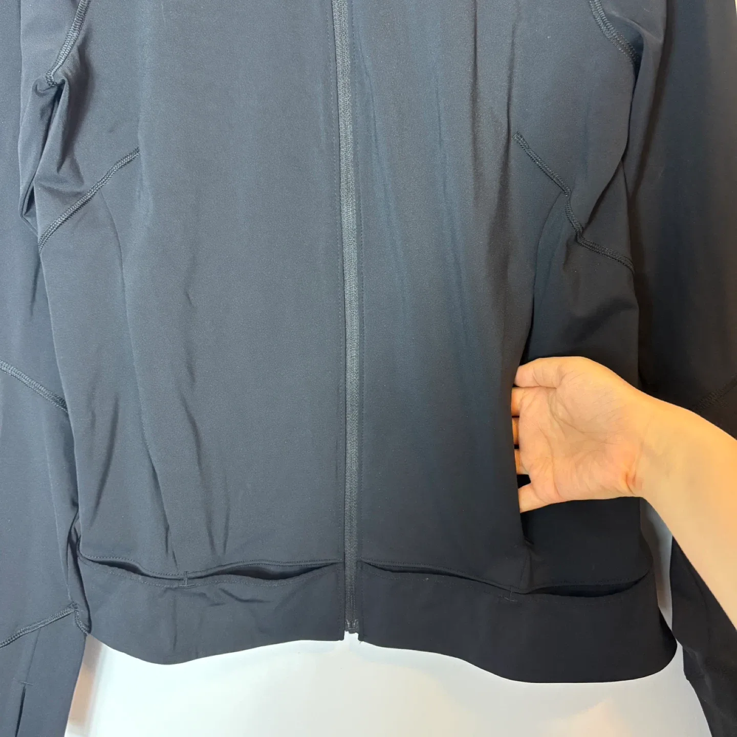 Lululemon Black Nulux UVP Run Jacket Size 10 Athleisure image indicator(5)