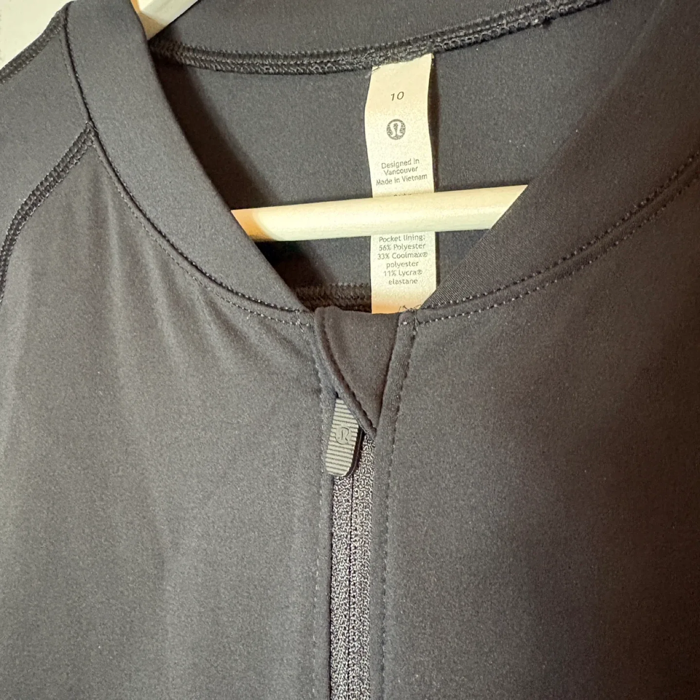 Lululemon Black Nulux UVP Run Jacket Size 10 Athleisure image indicator(10)