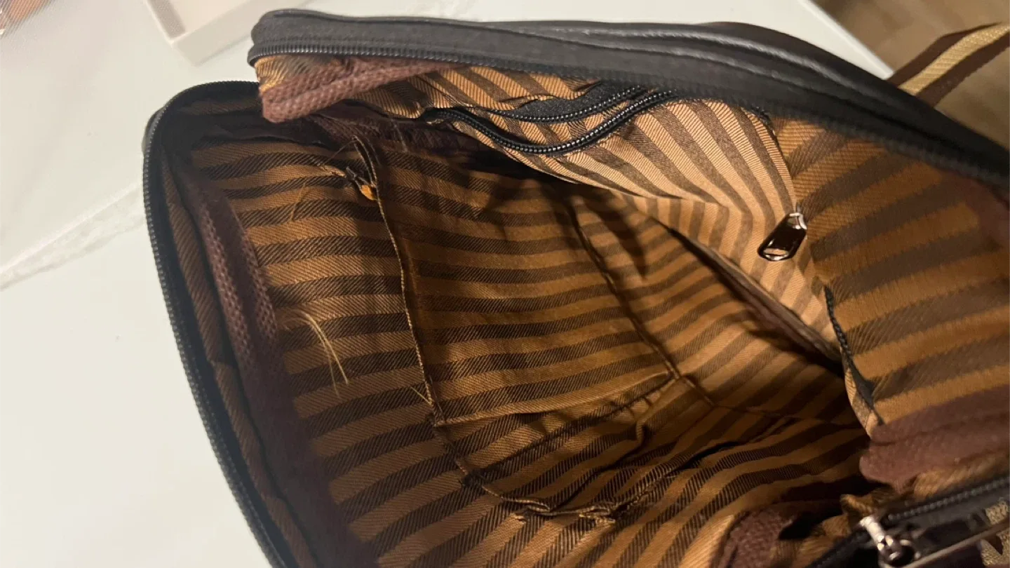 MOSSEBO Black Leather iPad/Shoulder Bag image indicator(3)