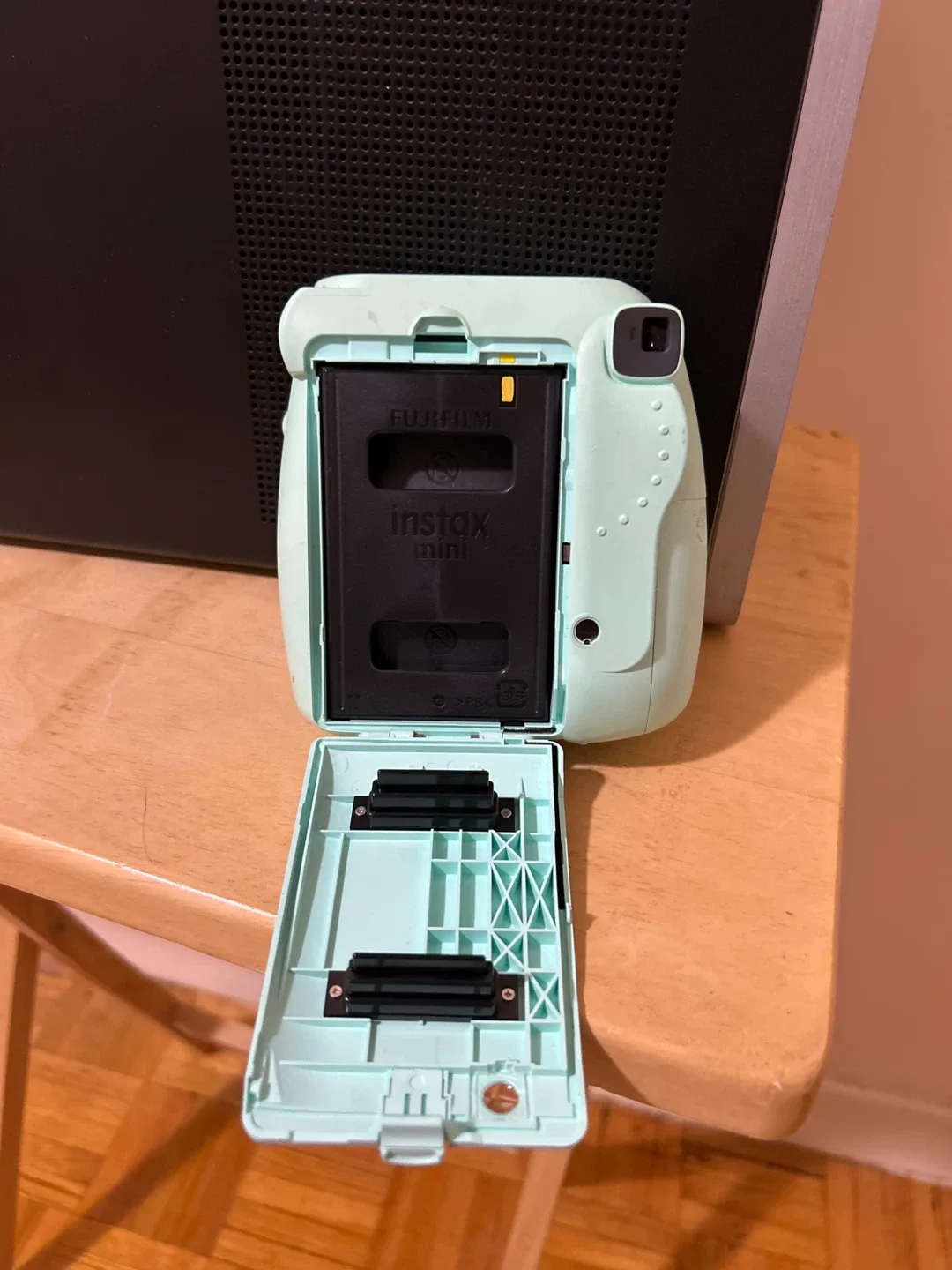 Fujifilm Instax Mini 8 Instant Camera - Mint Green image indicator(2)