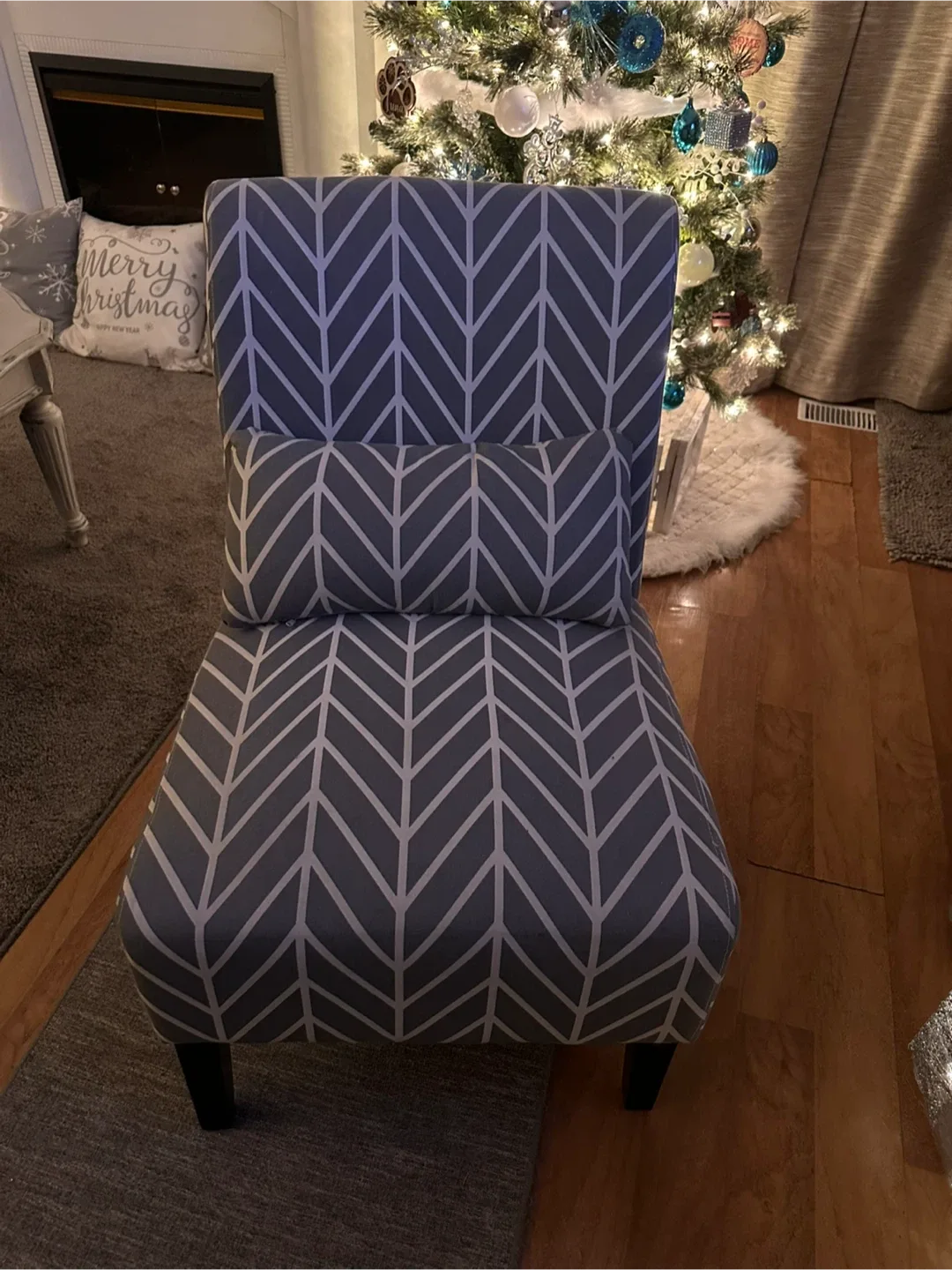 Accent Chair - Grey & White Pattern