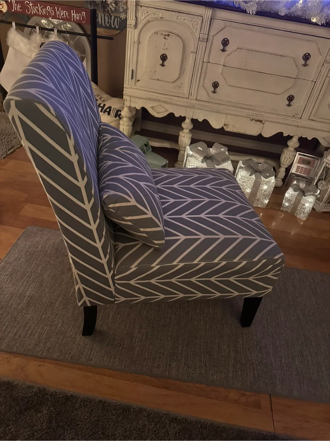 Accent Chair - Grey & White Pattern image indicator(2)