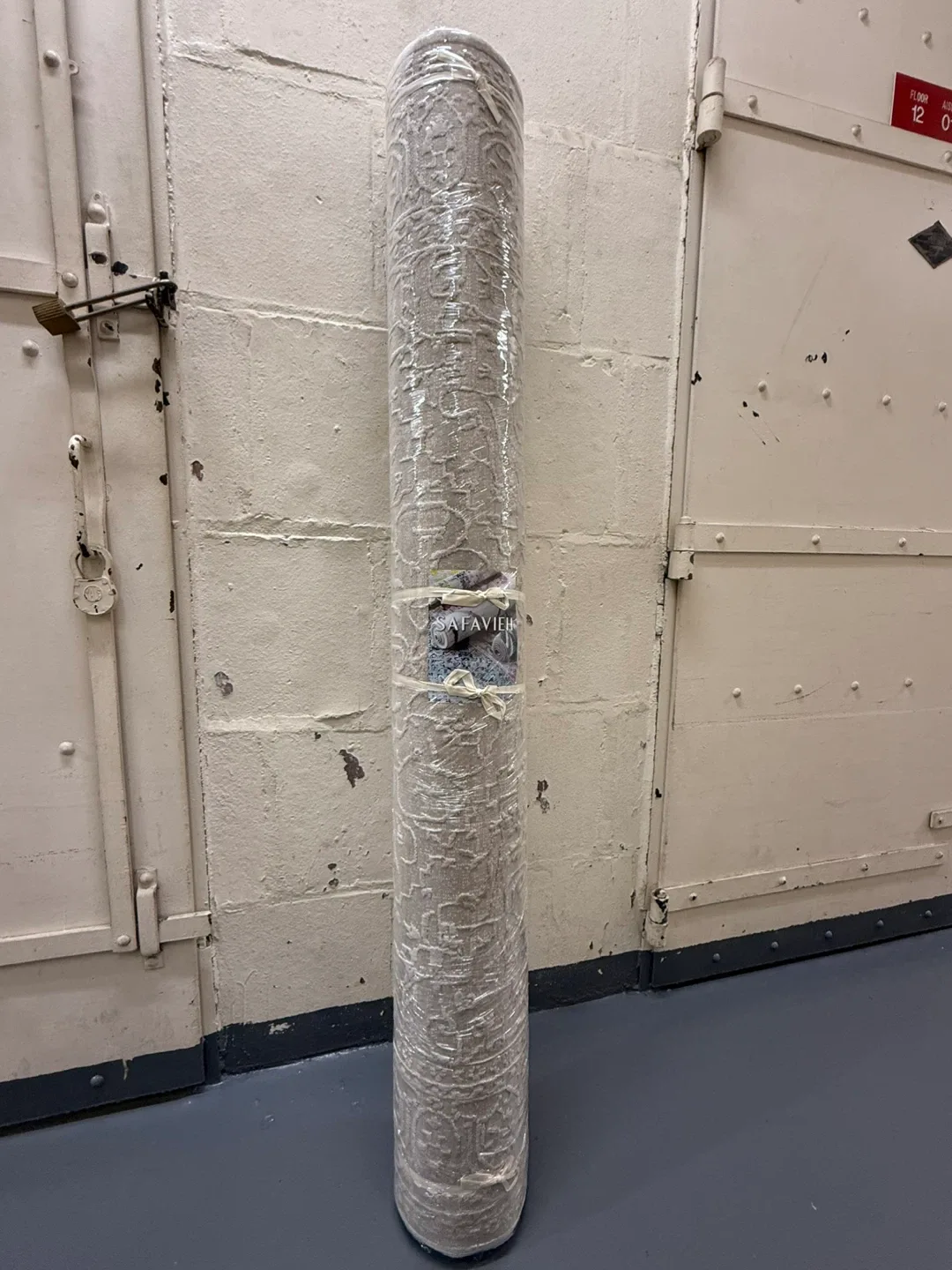 Safavieh Reflection Cream/Ivory Rug 5'1”x 7'6” image indicator(3)