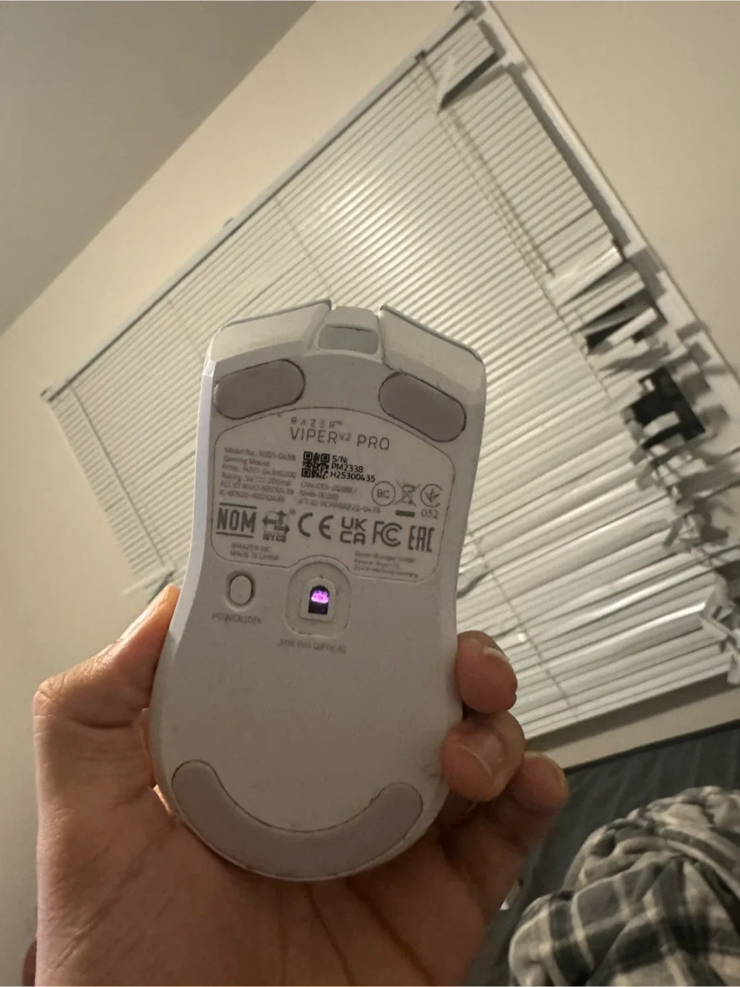 Razer Viper V2 Pro White Gaming Mouse image indicator(2)