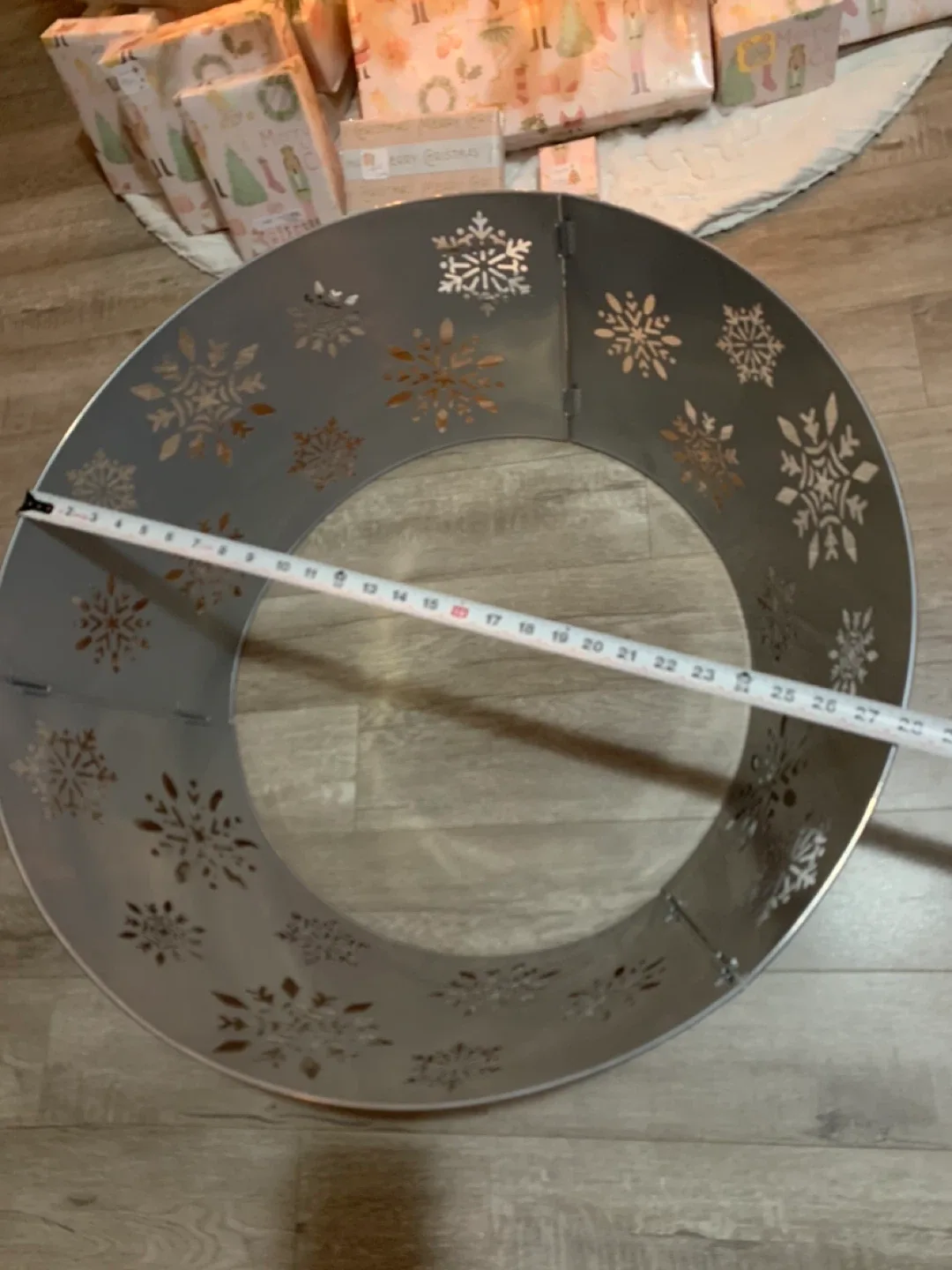 Metal Snowflake Christmas Tree Collar image indicator(6)