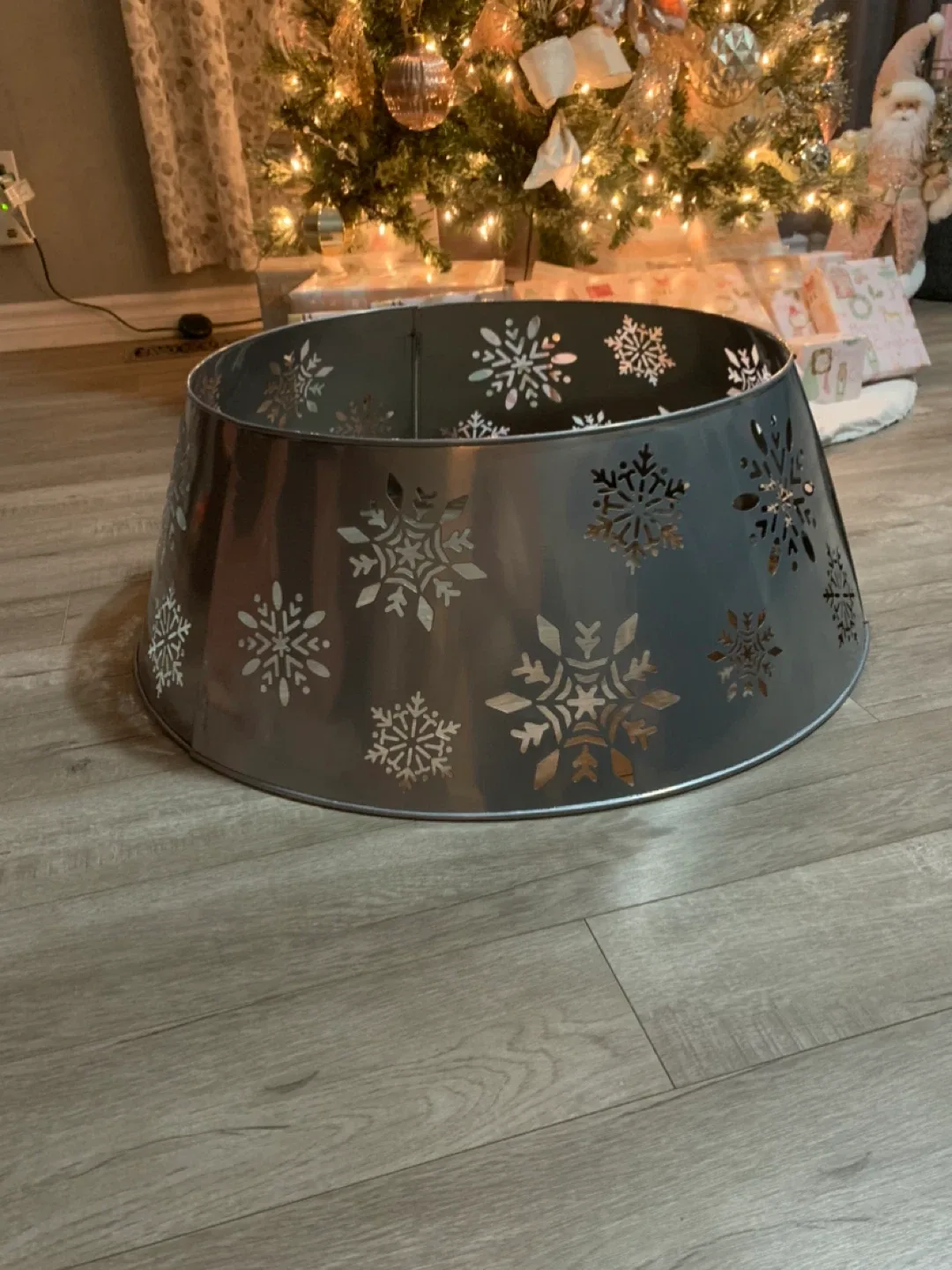 Metal Snowflake Christmas Tree Collar