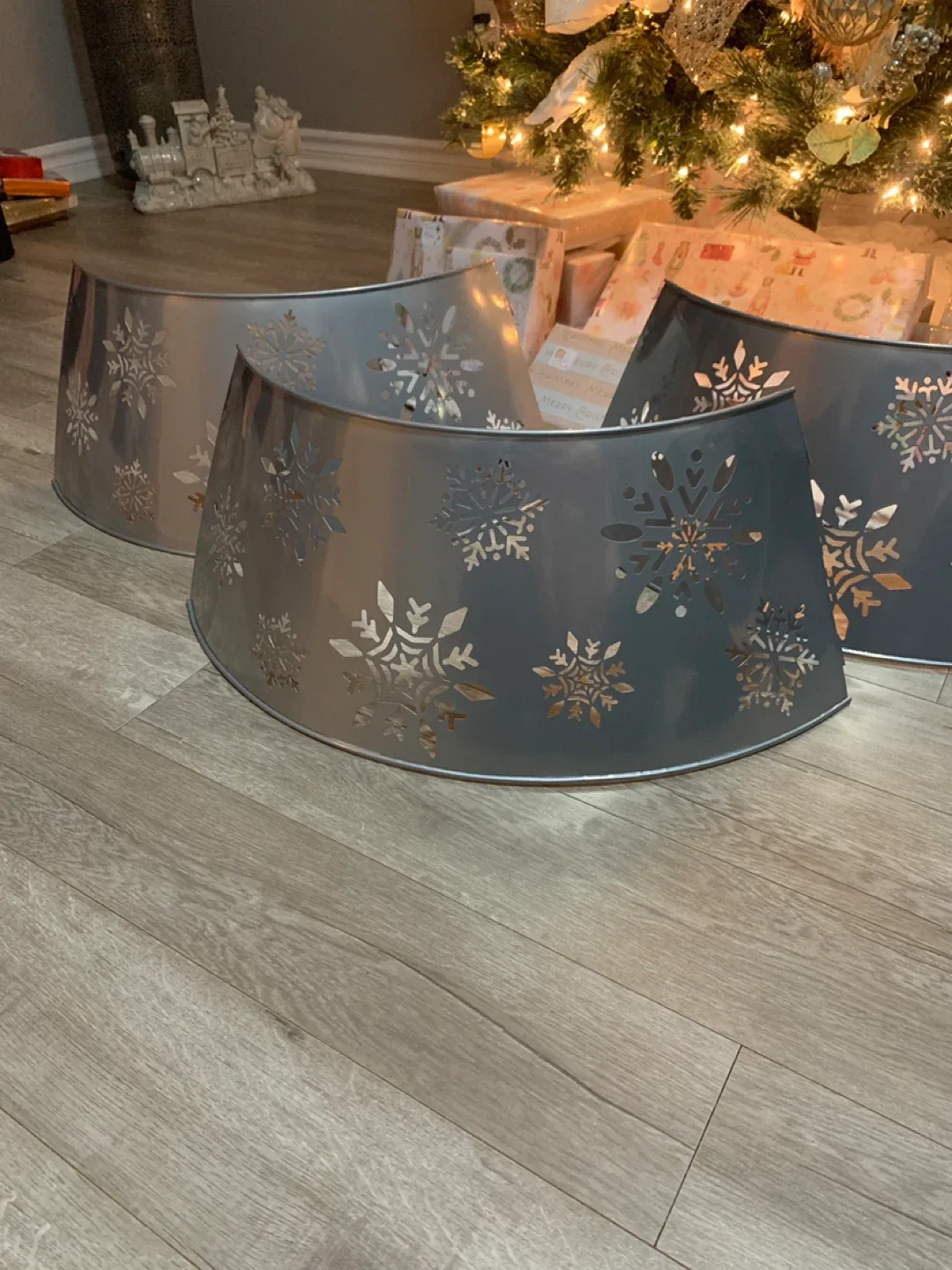 Metal Snowflake Christmas Tree Collar image indicator(5)