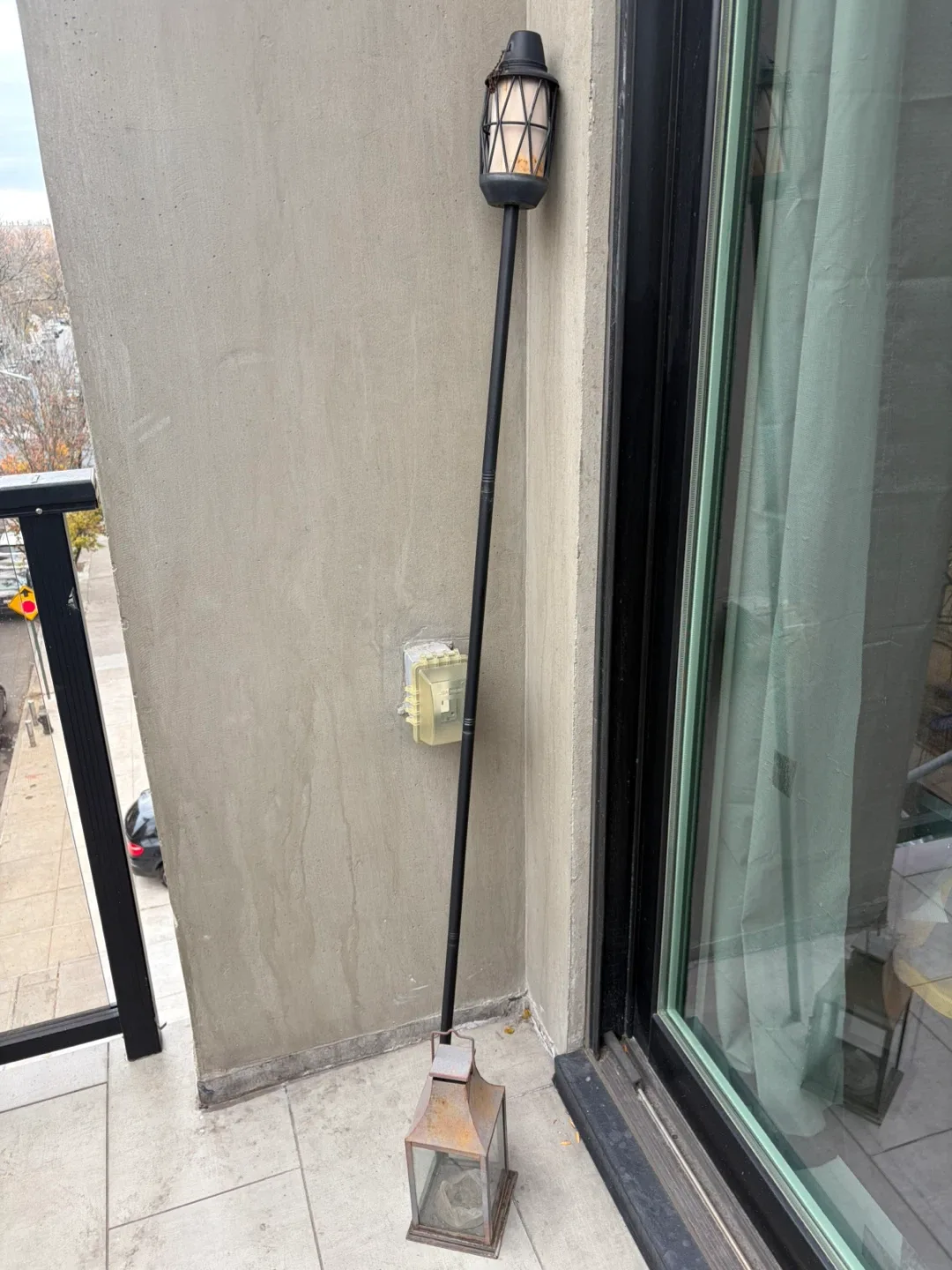 Tiki Bitefighter Torch and half bottle Fuel image indicator(2)