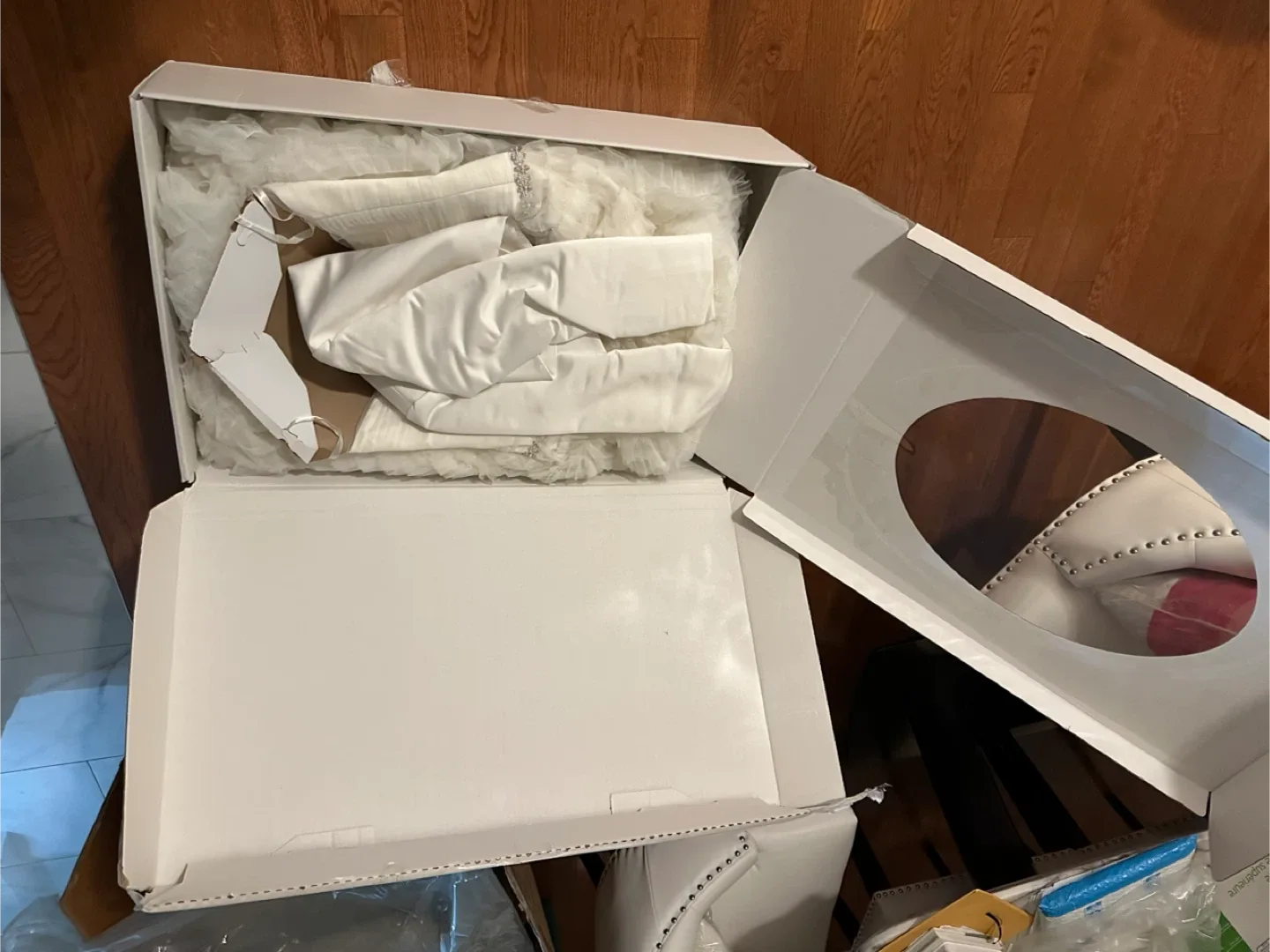 David's Bridal Ivory Wedding Dress image indicator(8)