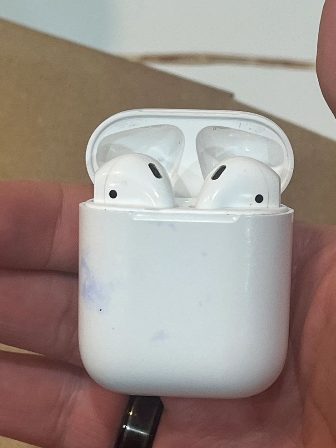 Apple AirPods with Charging Case - photo 3