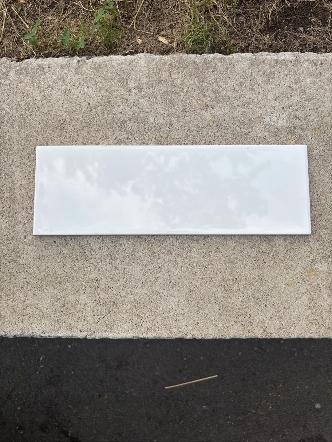 TGT White Ceramic Beveled Subway Tiles - Steal Deal! image indicator(3)