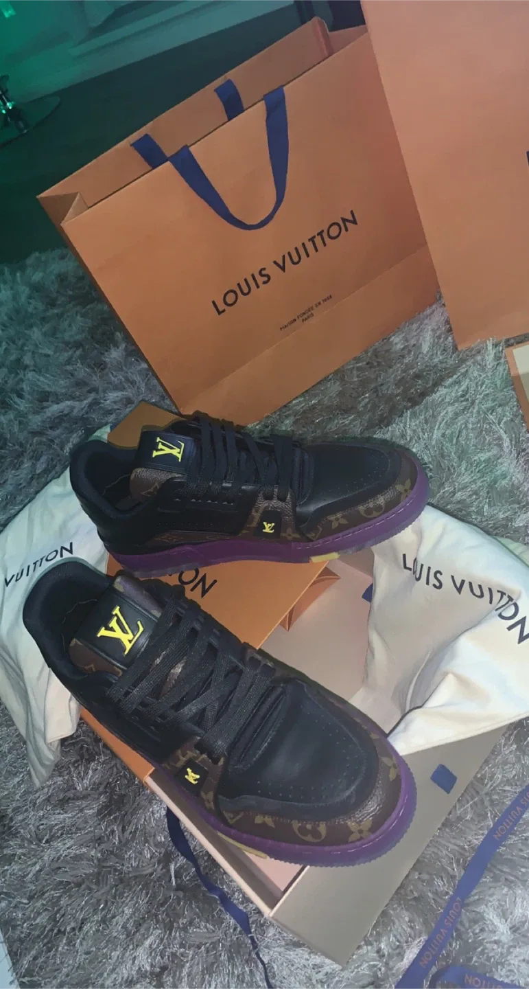 Louis Vuitton Trainer Sneaker image indicator(3)