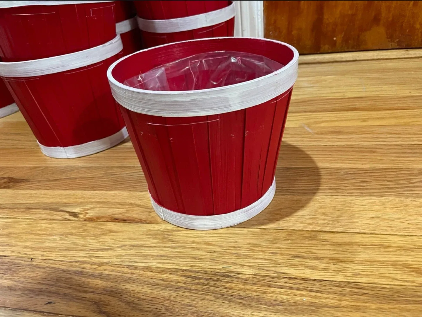 Red & White  Wood Striped Flower Pots/Basket  (Set of 12) image indicator(4)