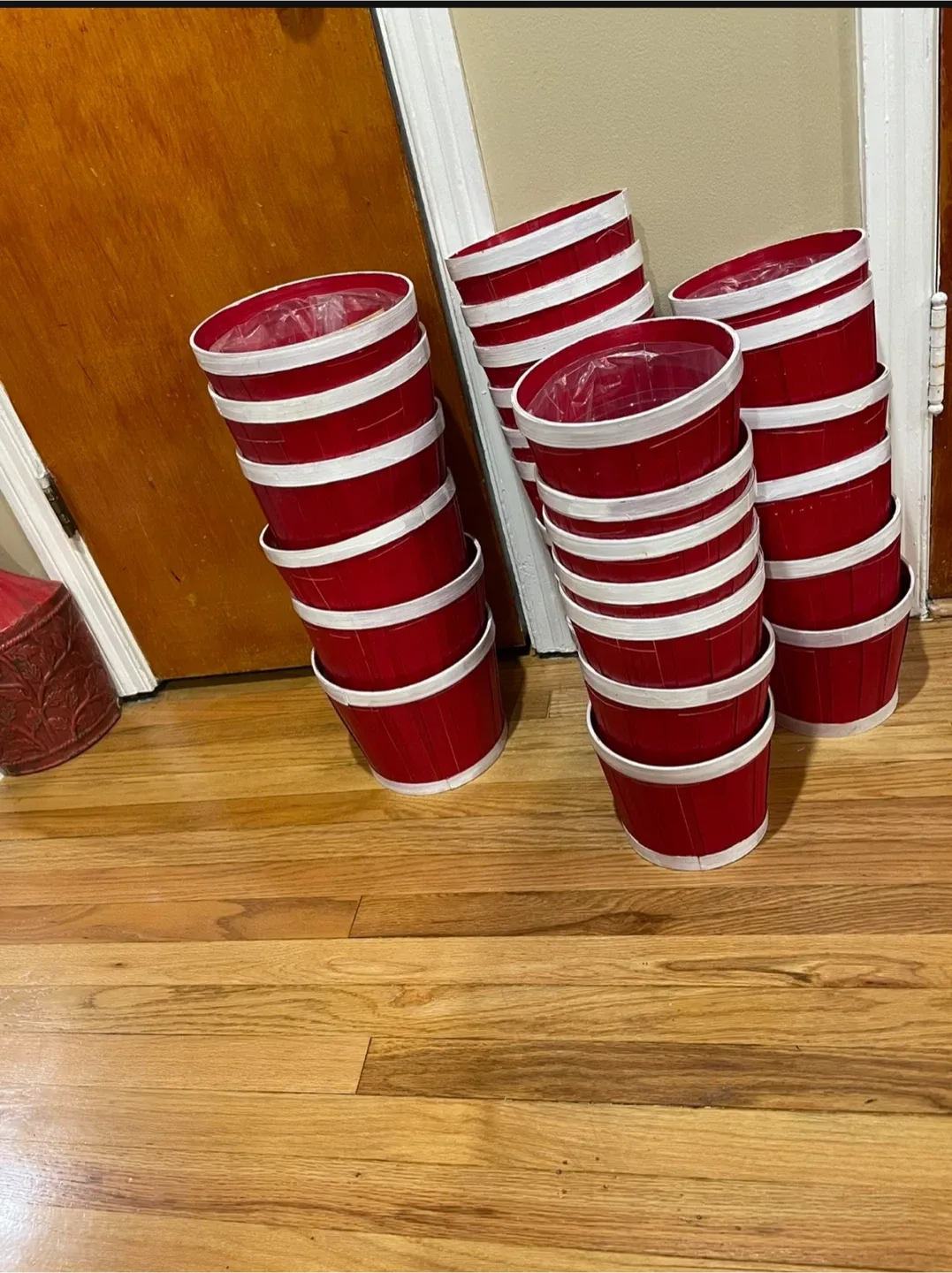 Red & White  Wood Striped Flower Pots/Basket  (Set of 12) image indicator(5)