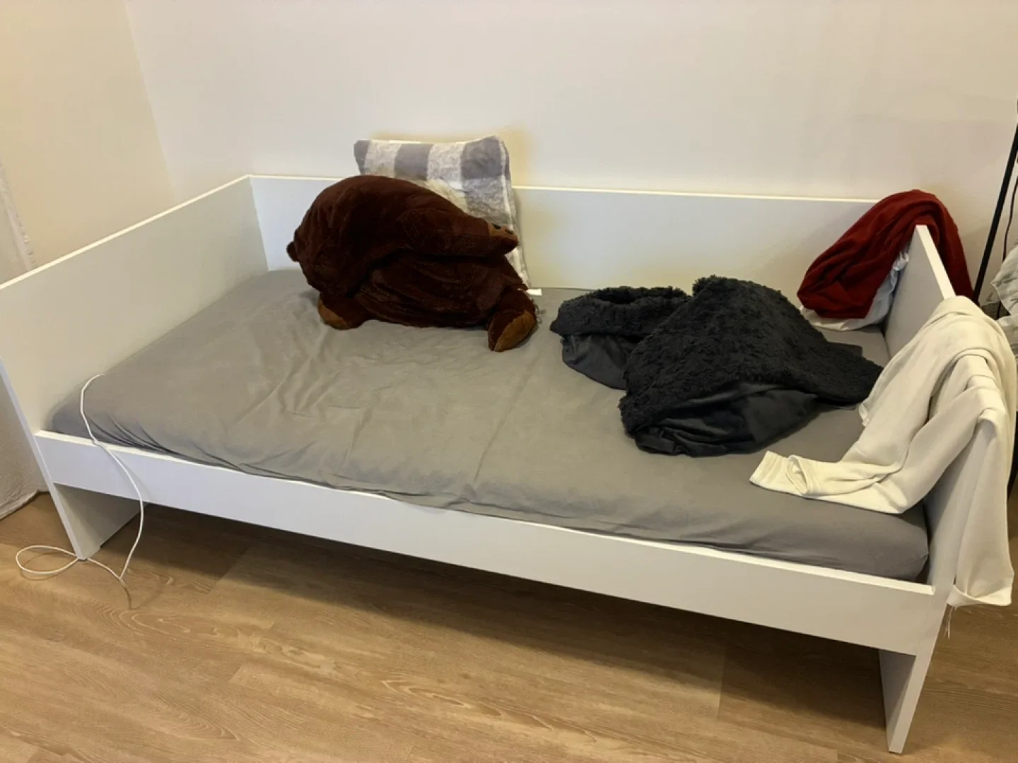 IKEA VIHALS Daybed Frame - Twin Size image indicator(2)