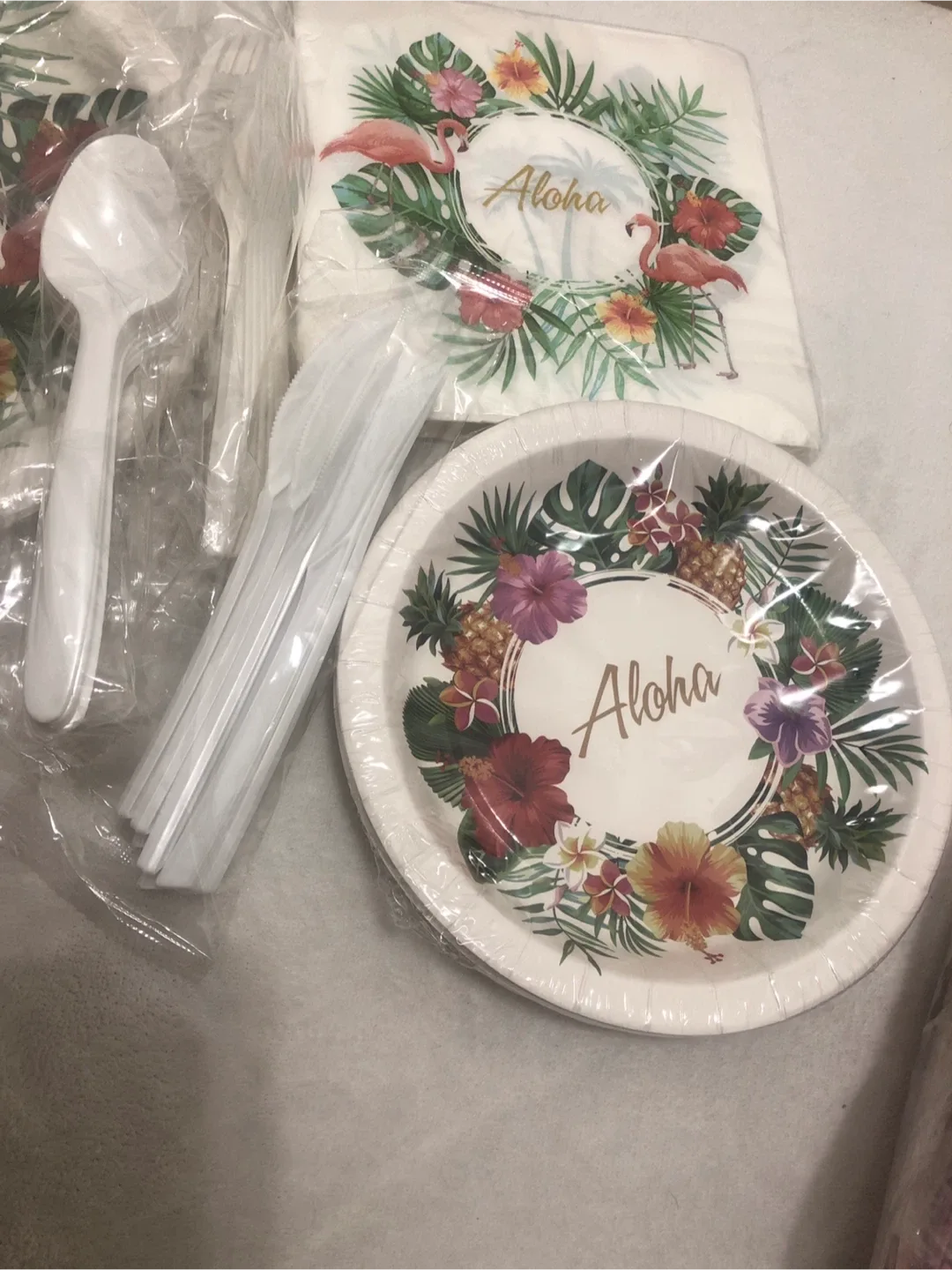 48 pcs, Aloha Party Supplies Set - New image indicator(2)