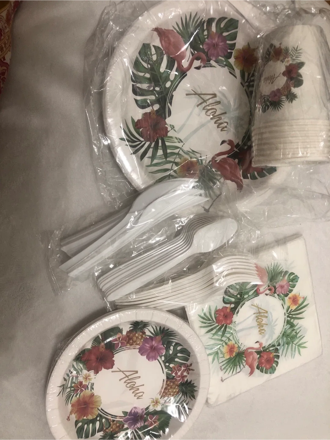 48 pcs, Aloha Party Supplies Set - New