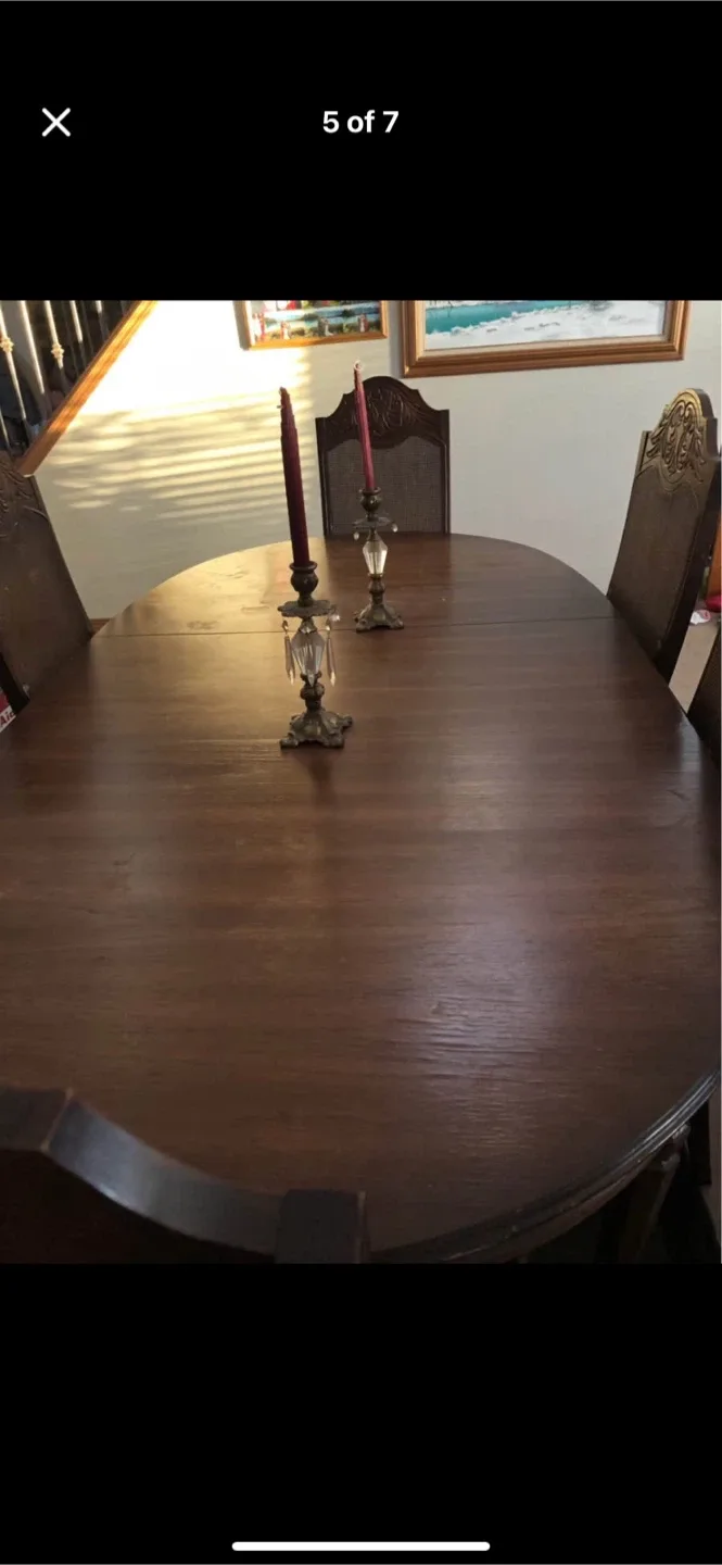 Dining Table with Chairs and Hutch image indicator(3)