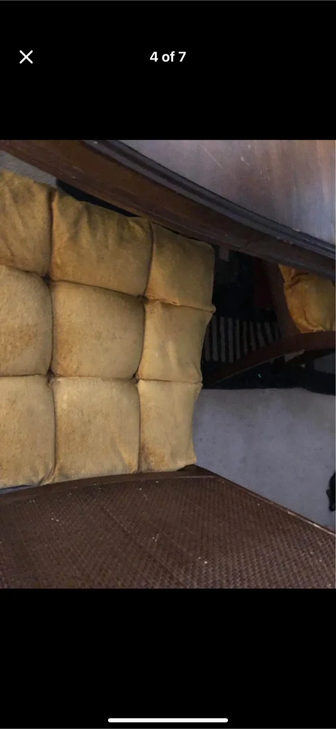 Dining Table with Chairs and Hutch image indicator(6)