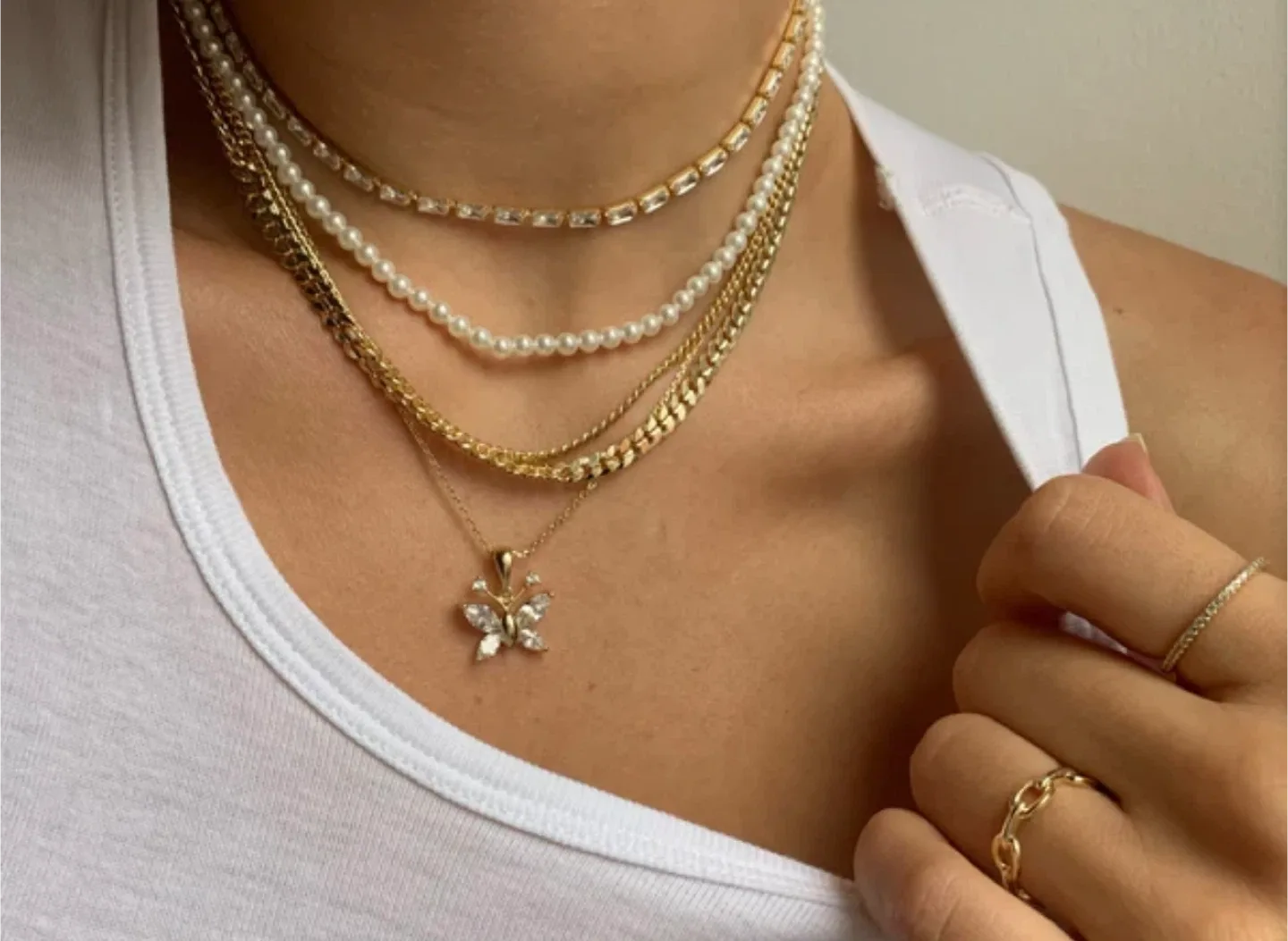 Gold Chain Necklace image indicator(3)