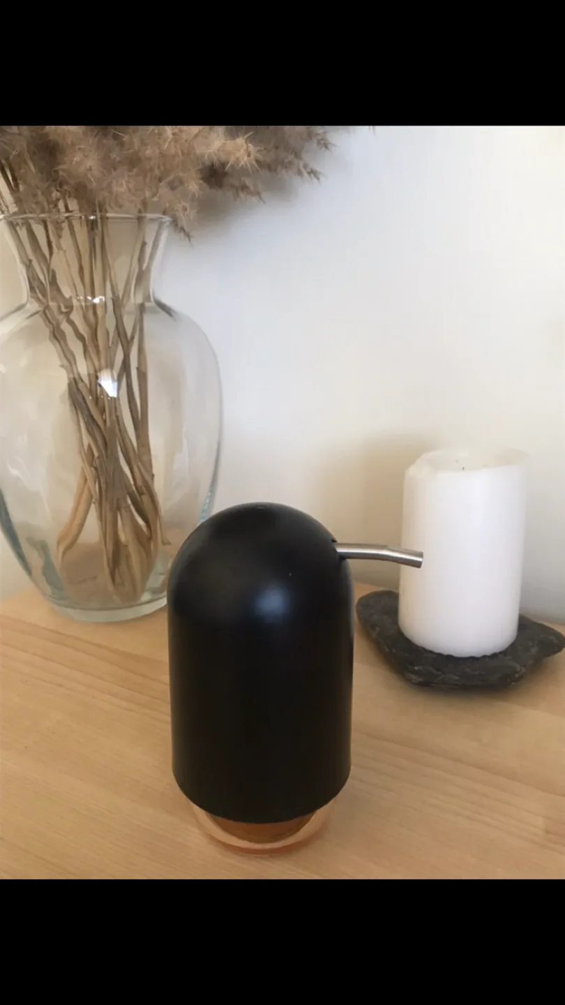 Umbra Penguin Soap Dispenser image indicator(2)