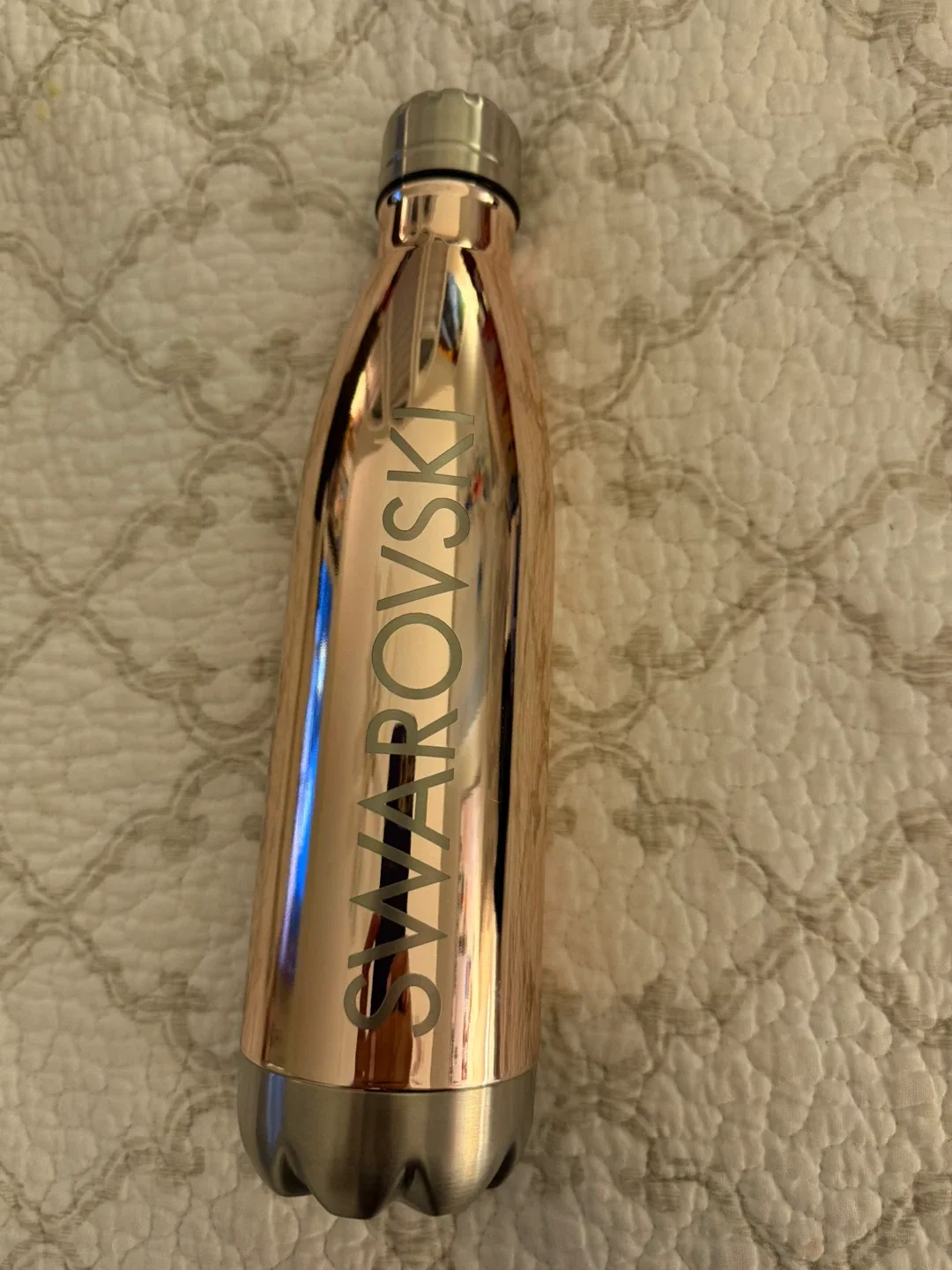 Swarovski Rose Gold Water Bottle image indicator(2)